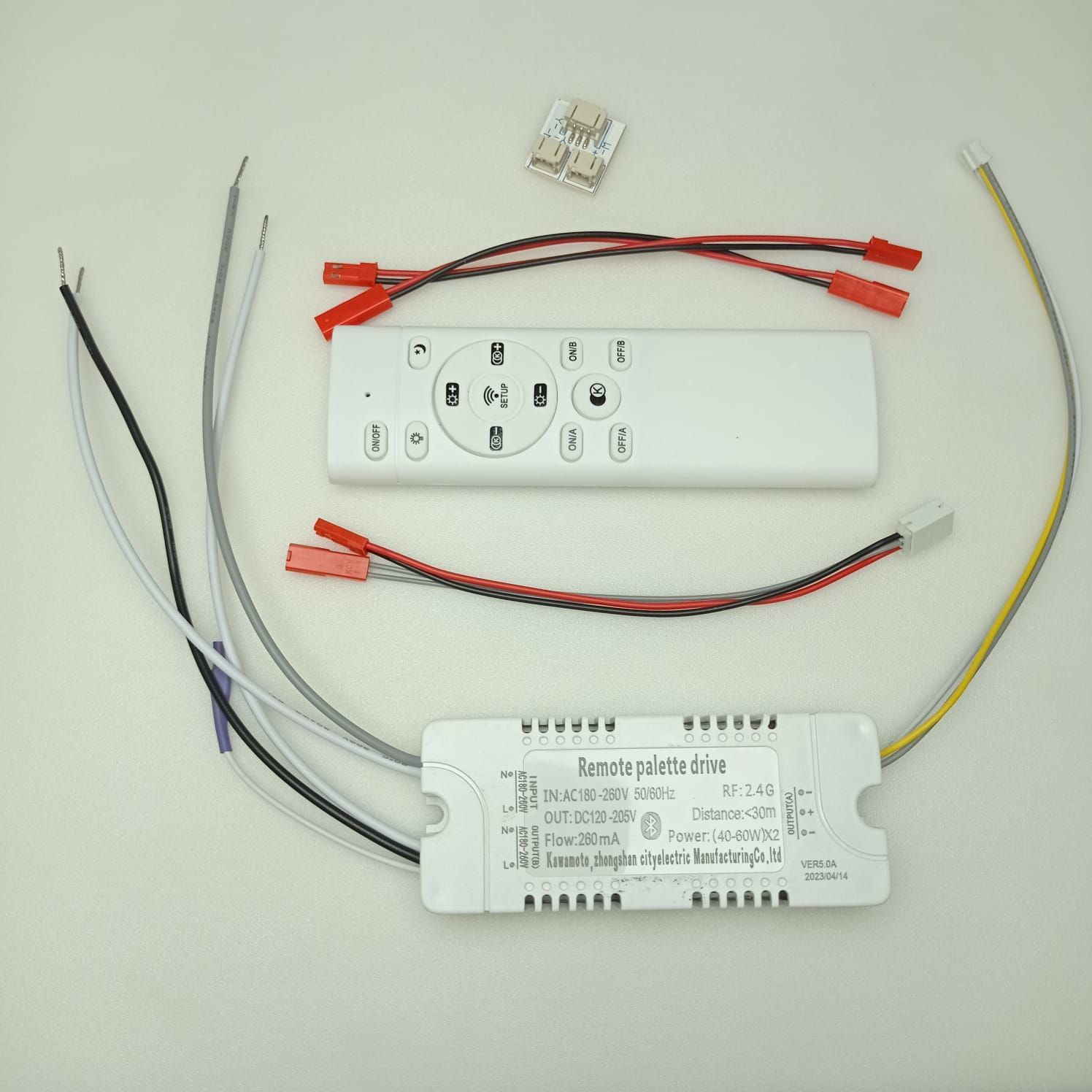 Блок питания LED DRIVER 2.4G BT - CX(40-60W)*2+220V + пульт + комплект  переходников. Управление через ПДУ, выключатель и приложение на телефоне