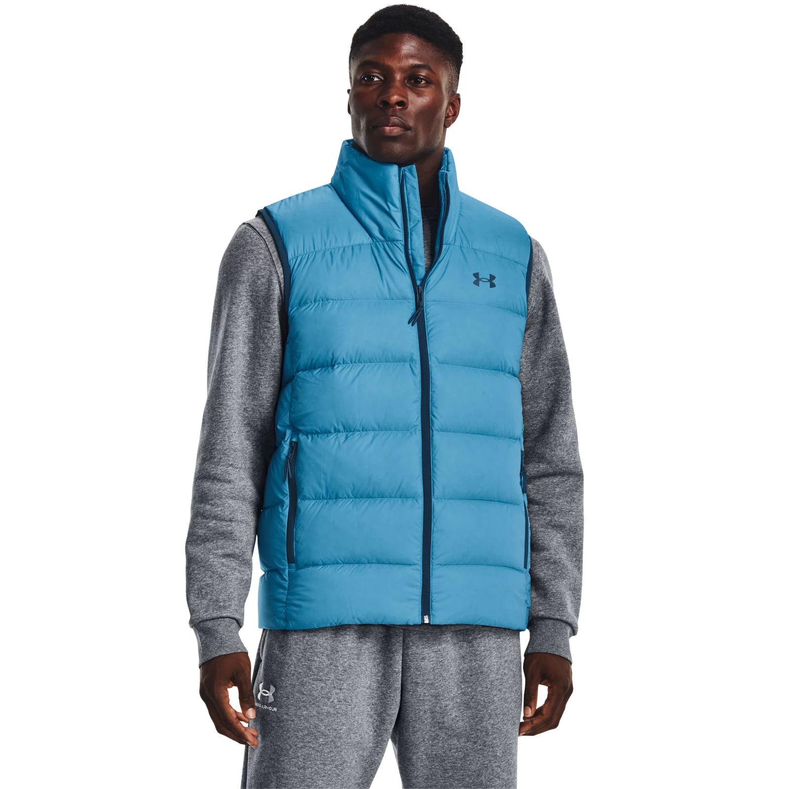 Жилет under armour. Жилетка under Armour. Жилет андер Армор. Under Armour безрукавка с капюшоном.