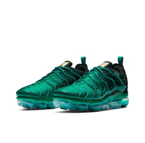 green nike air vapormax plus