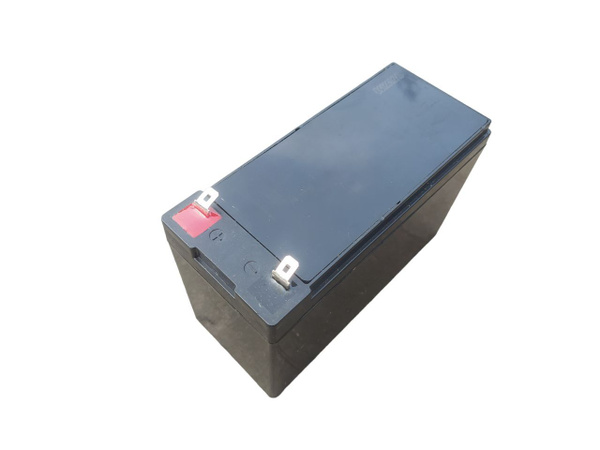 Аккумулятор 15х6,5х9,5 см на 8 ампер!!! модель 6-DFM-8(12V8AH) для ...