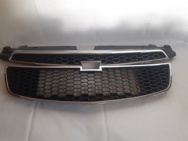 Решетка радиатора Chevrolet Cruze 12-15 (Сверху)