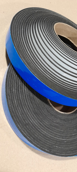 Уплотнительная лента 2х15мм, с липким слоем из резины пористой EPDM ...