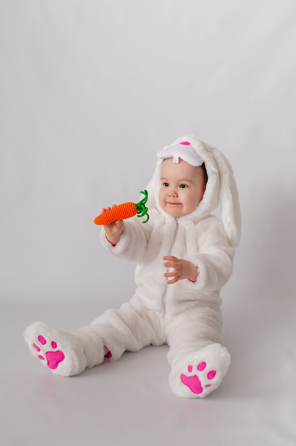 Baby suit. Baby костюм. baby suit костюм зайчика. детские костюмы бэби го для самых маленьких. девочка которая в костюме бейби.