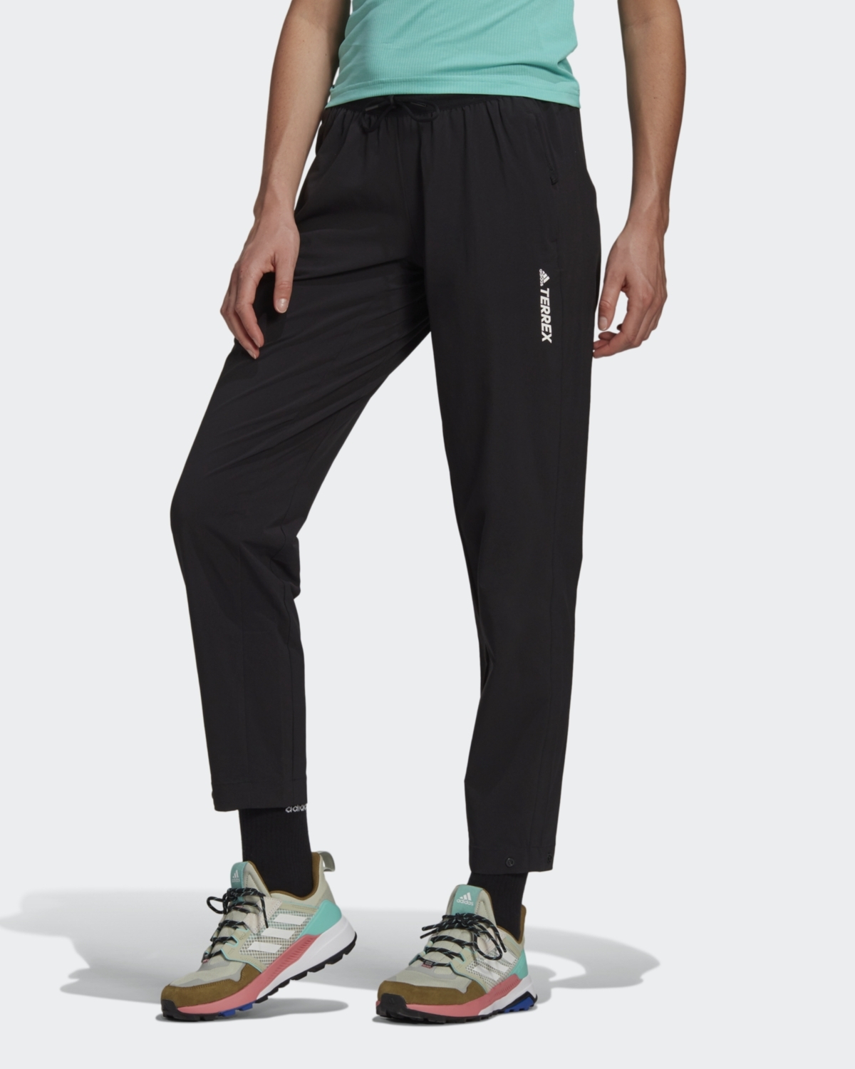 Nike hiking pants womens online