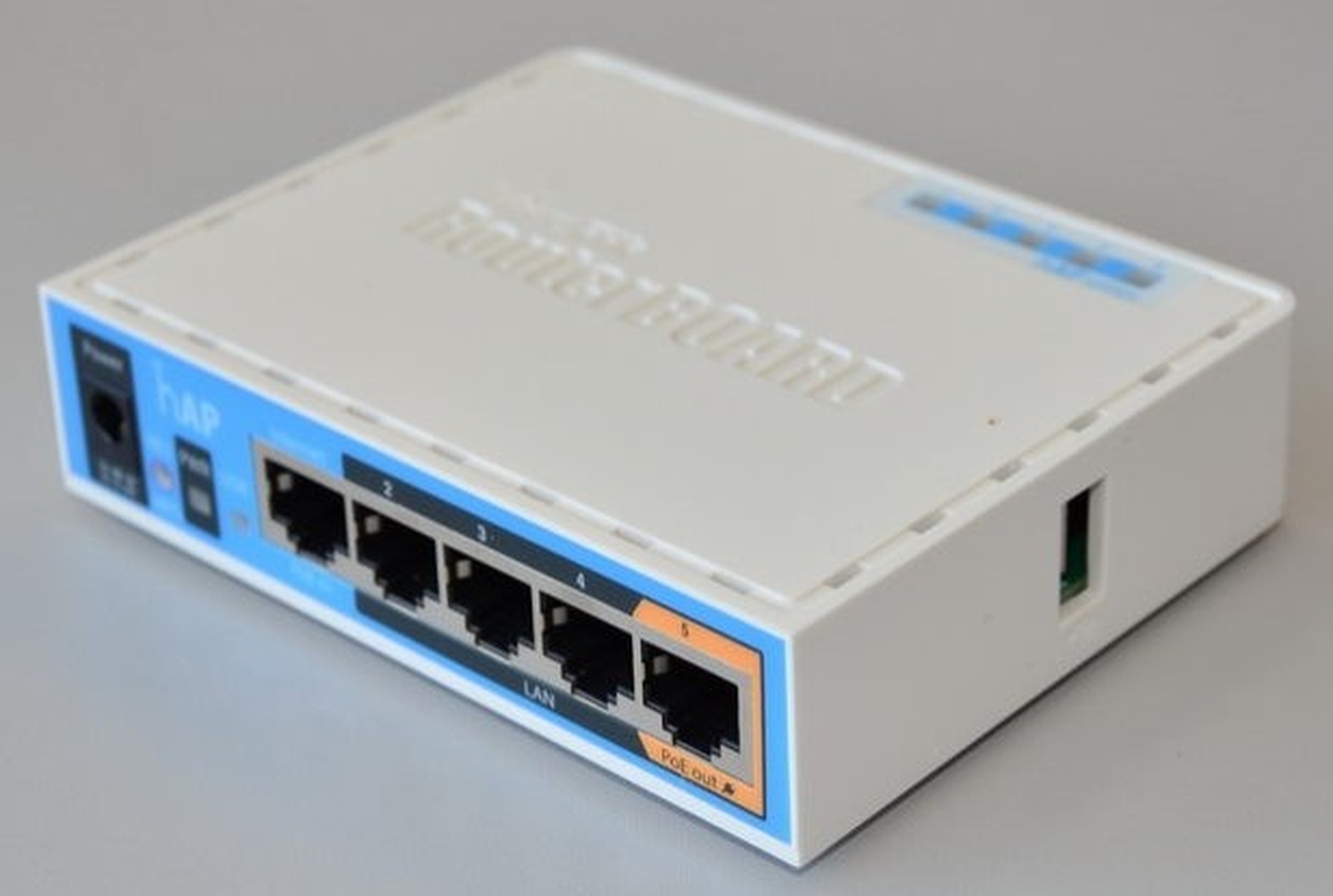 Маршрутизатор mikrotik rb951ui-2hnd комплектация. Маршрутизатор mikrotik rb951ui. Mikrotik 951g-2hnd. Маршрутизатор mikrotik rb951ui. Mikrotik rb951g-2hnd.