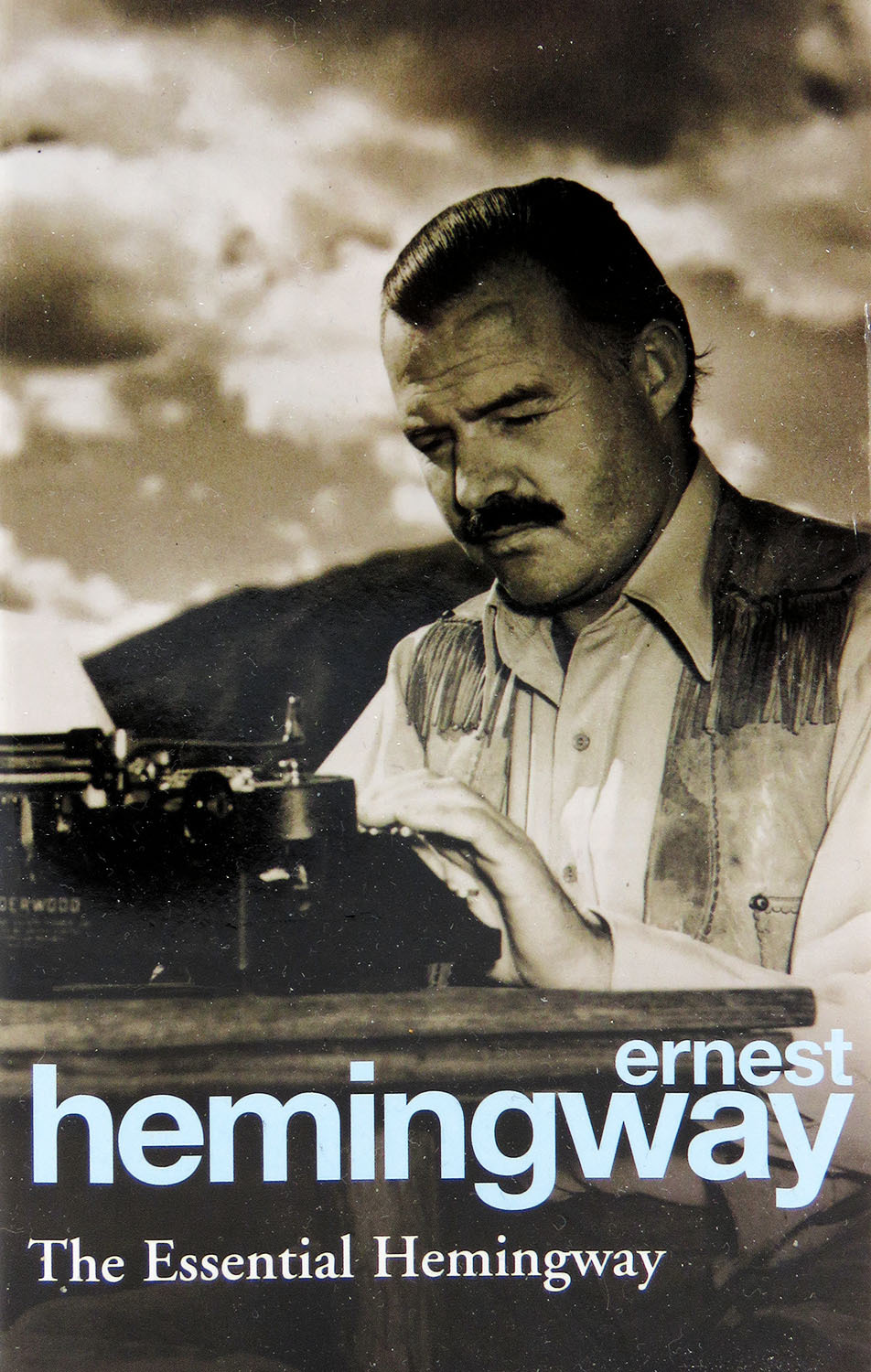 Хемингуэй купить. Фиеста Хемингуэй. Хемингуэй избранное. Ernest Hemingway books.