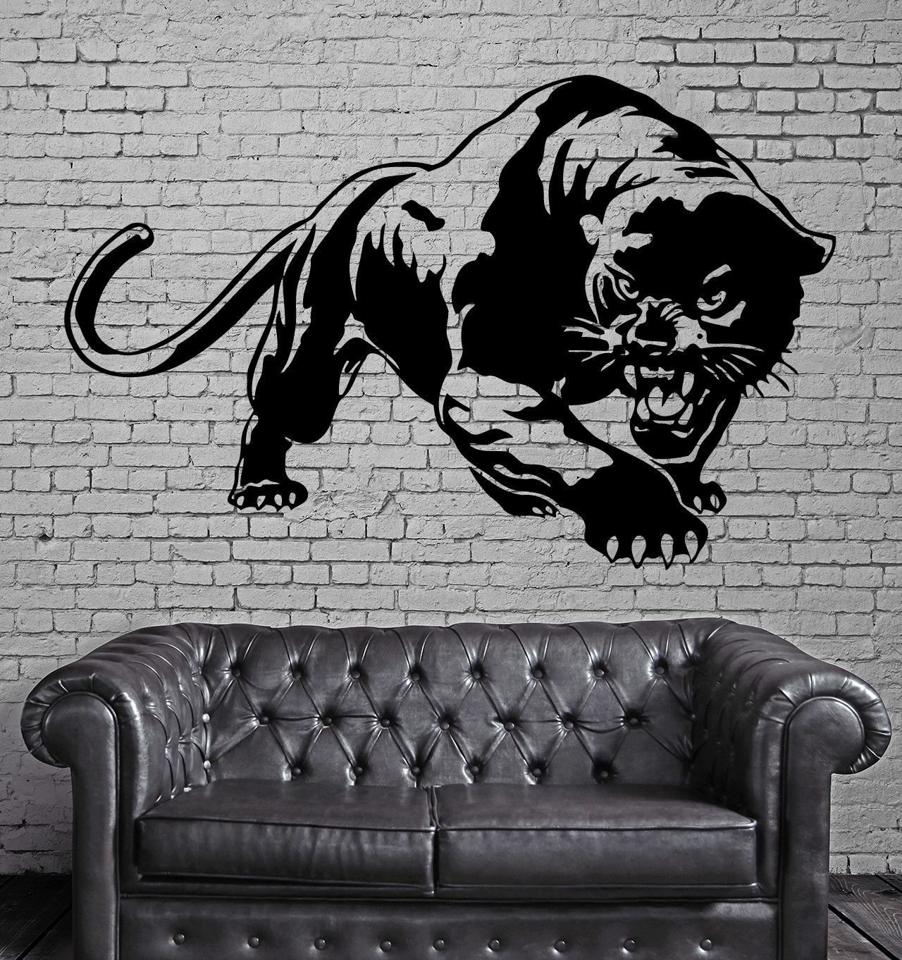 Пантера на стене