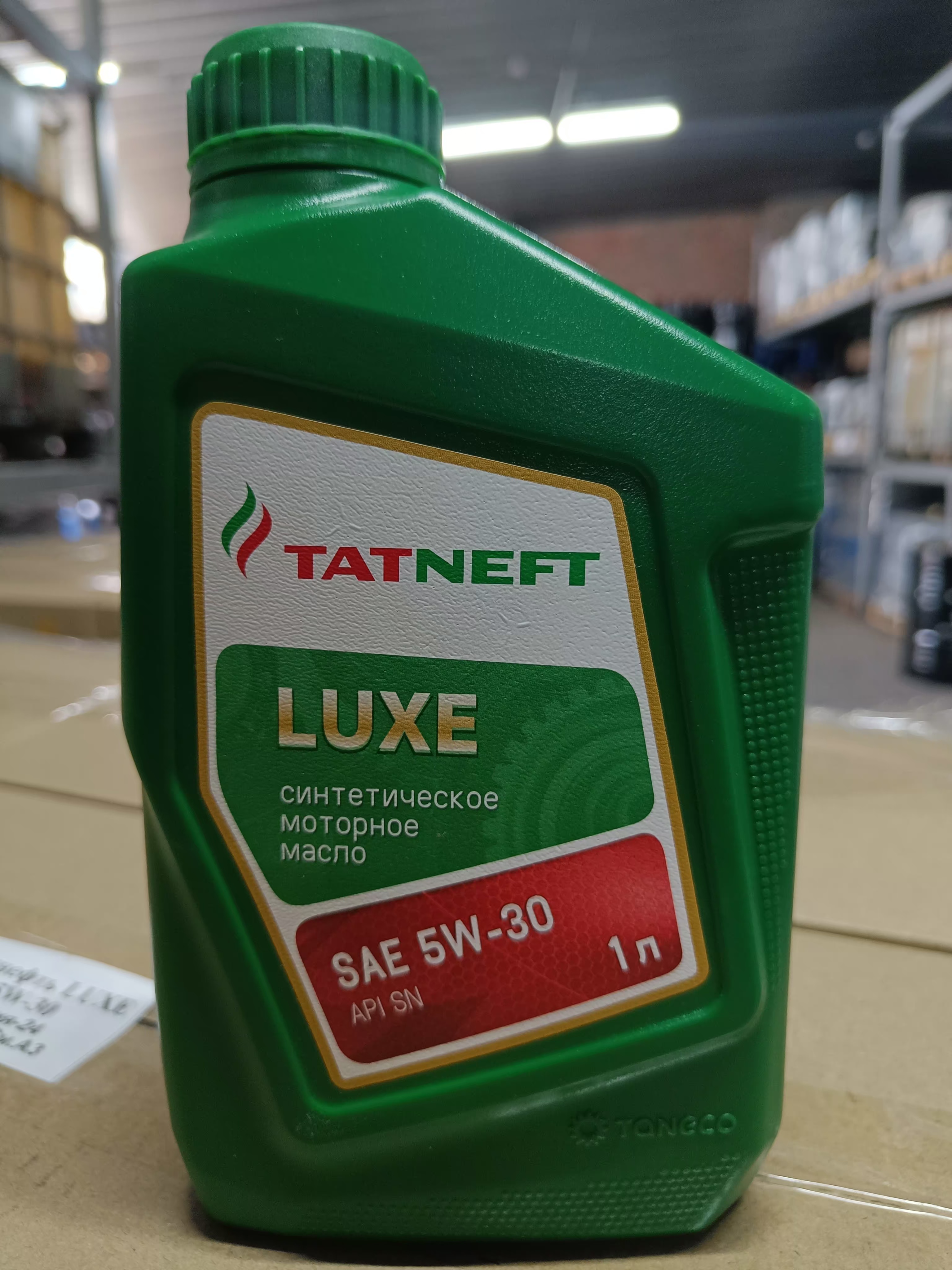 Татнефть масло 5w 30. Масло Татнефть Luxe 5w30. Татнефть Luxe 5w-30. Масло Татнефть 5w30 синтетика. Моторное масло TATNEFT Luxe Pao 5w-30 синтетическое.