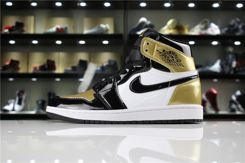 Nike Air Jordan 1 Gold