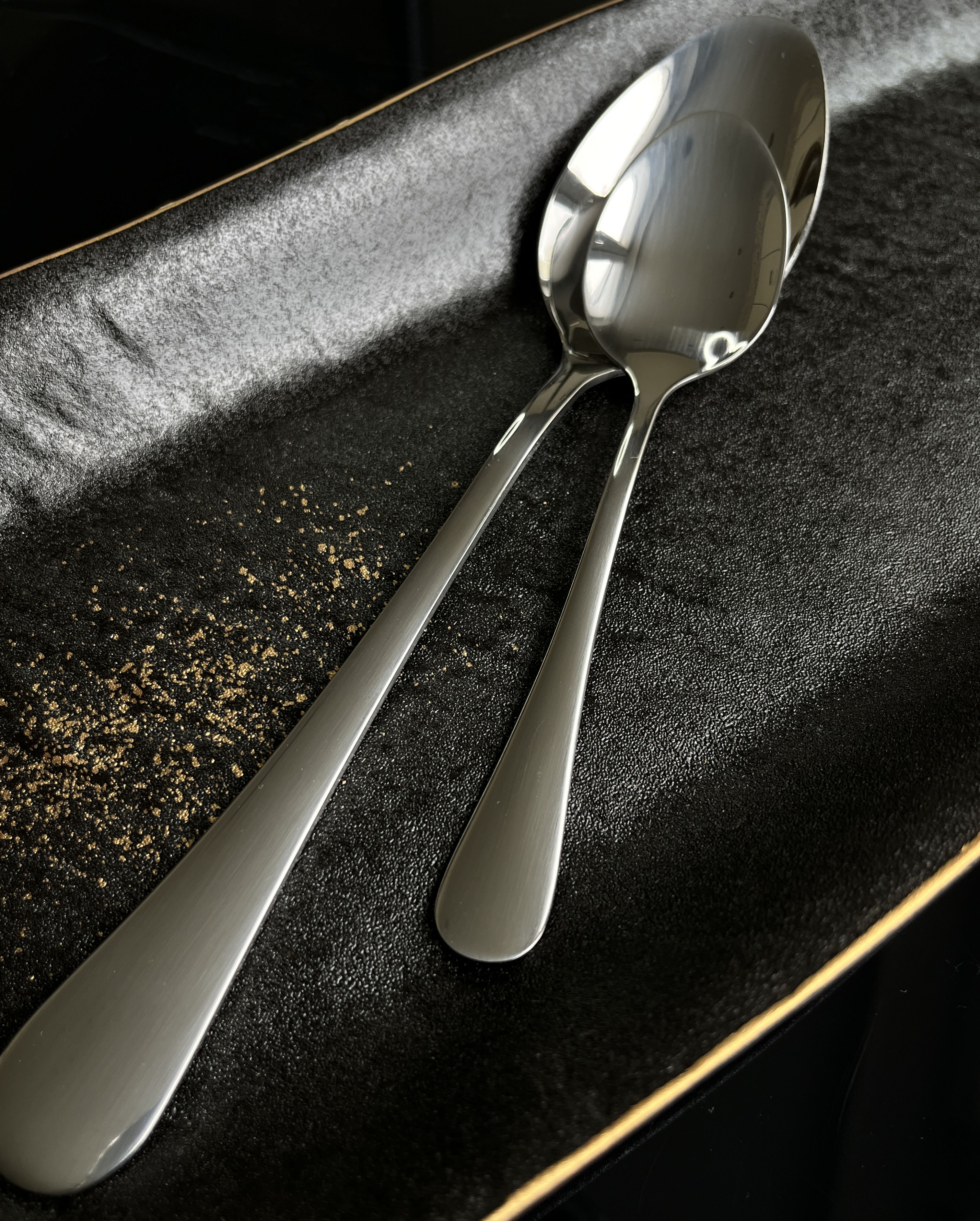 есть серебряными приборами. лом столового серебра. есть серебряными приборами. серебряная ложка. есть серебряными приборами.