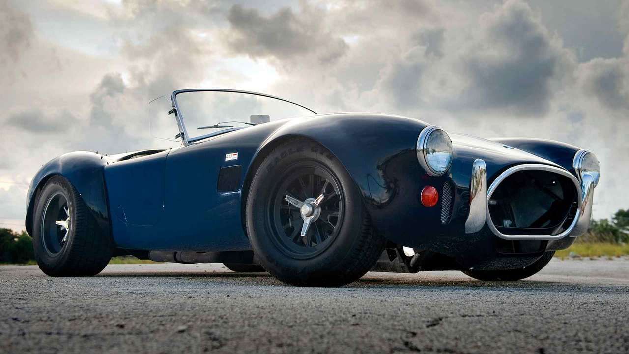 Машина Shelby Cobra