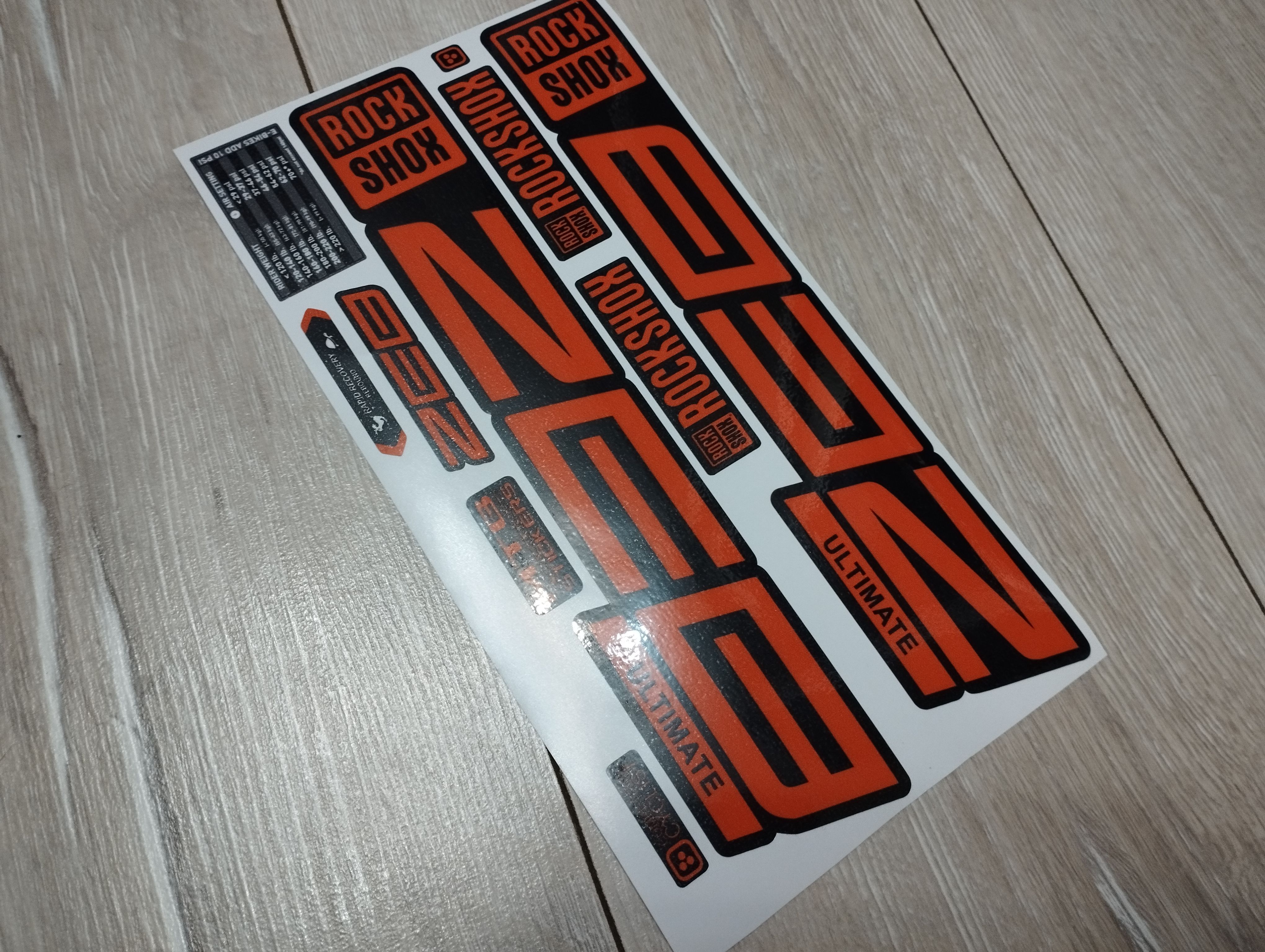 Наклейки фокс. Major stockholm 2021. Наклейки fox на вилку. Наклейки 2021. Наклейки fox 40.