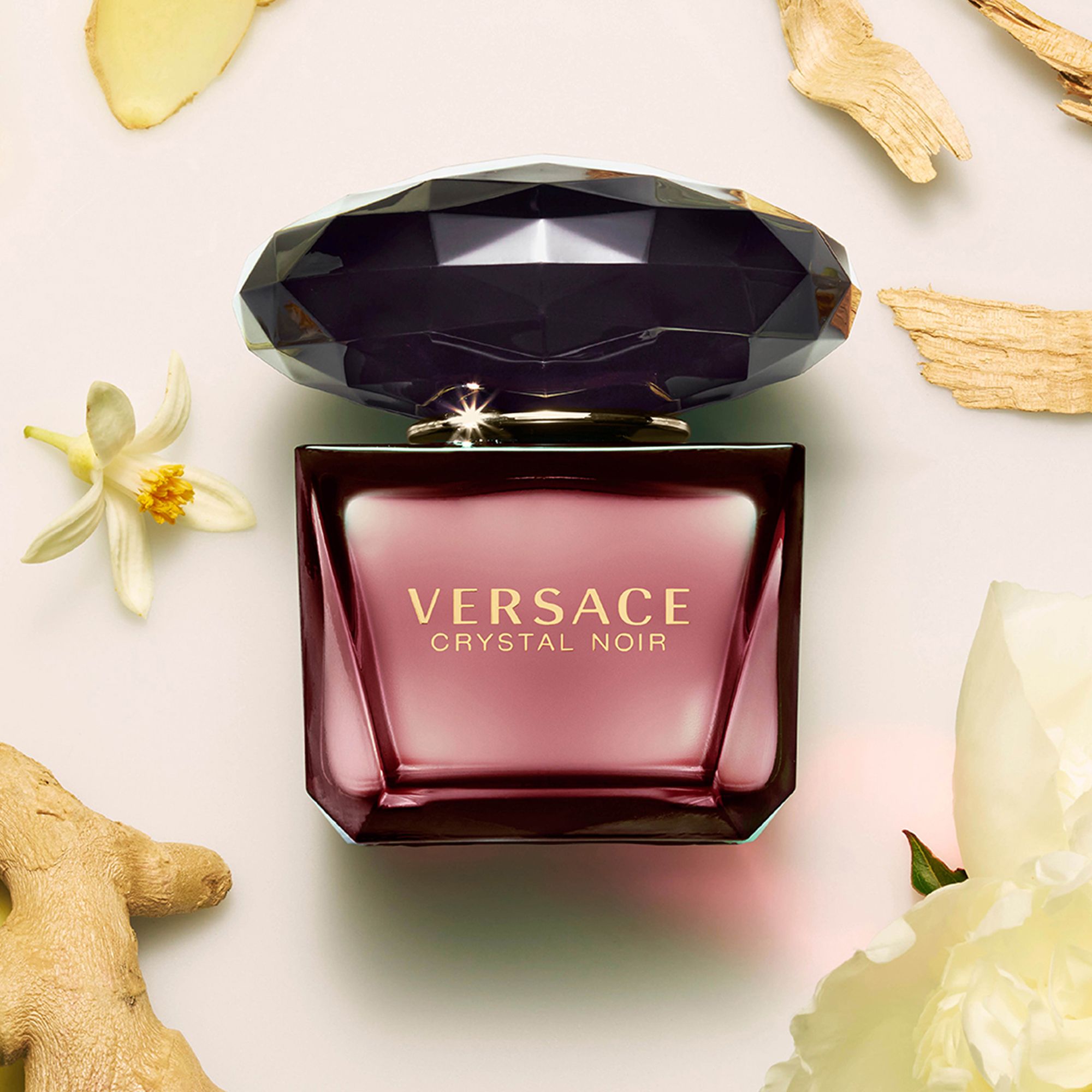 Versace crystal noir фото