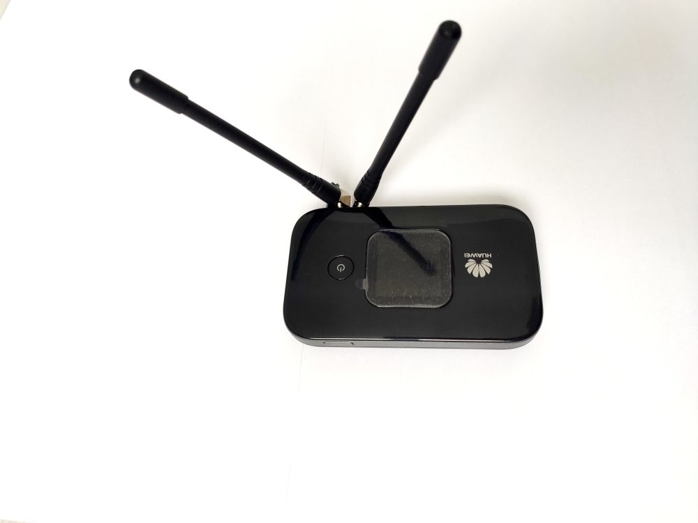 Huawei wifi e5576. Huawei mobile WIFI 5 аккумулятор. Huawei e173 внешняя антенна. Huawei mobile WIFI e5 Series. Смартфон с возможностью подключения внешней антенны.