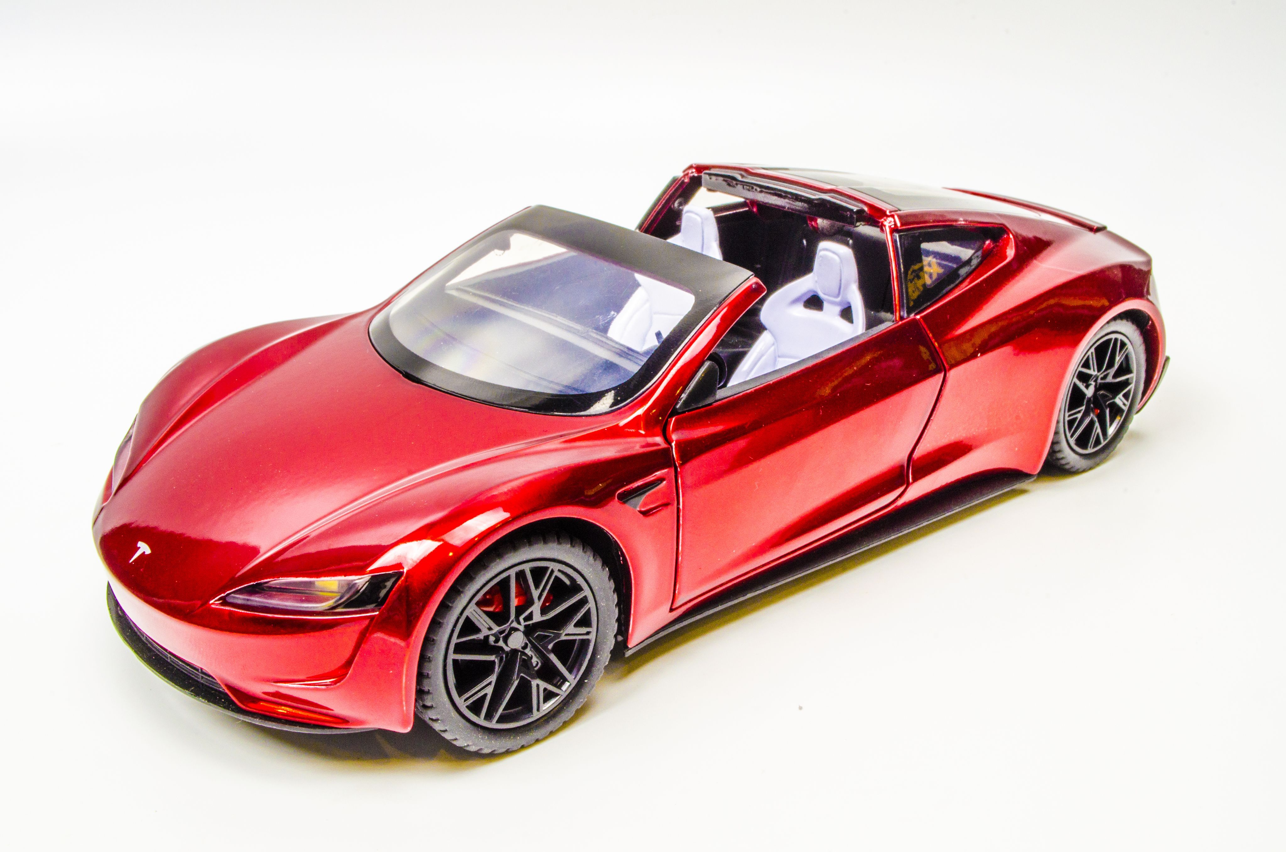 Коллекционная масштабная модель Tesla Roadster 1:24 (металл,свет,звук) -  купить с доставкой по выгодным ценам в интернет-магазине OZON (1354878758)