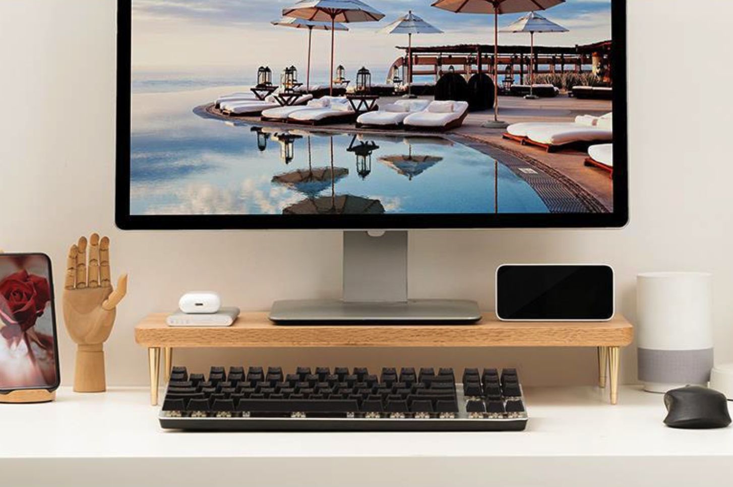 Правильная установка монитора на столе - 95 фото