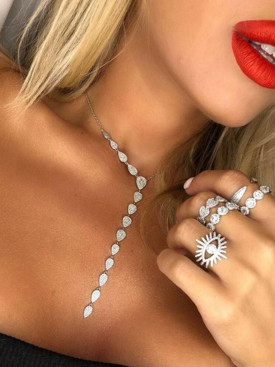 Mari Arsi accessories...