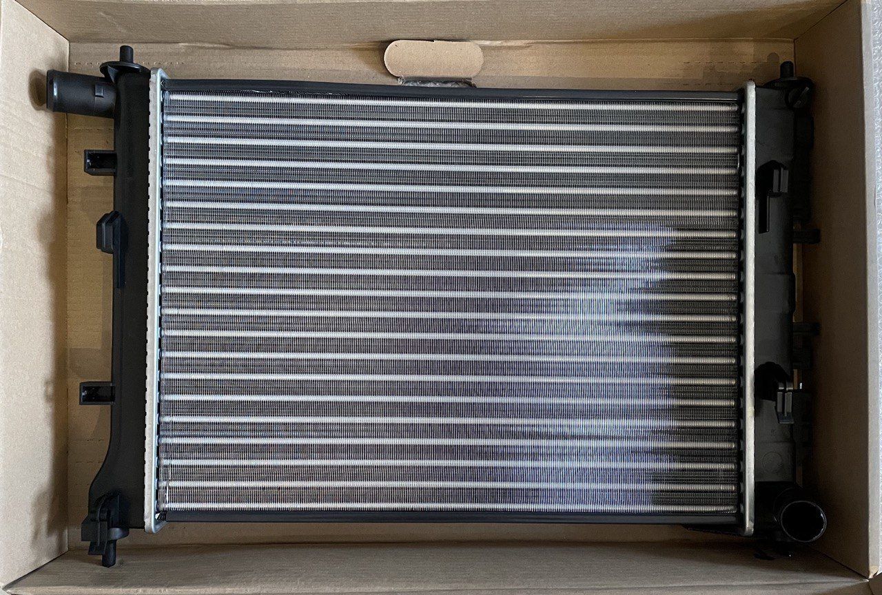 Lrc081l4. Радиатор охлаждения solaris. Hyundai solaris 2018 штуцер радиатора охлаждения. Радиатор охлаждения solaris. Радиатор охлаждения solaris.