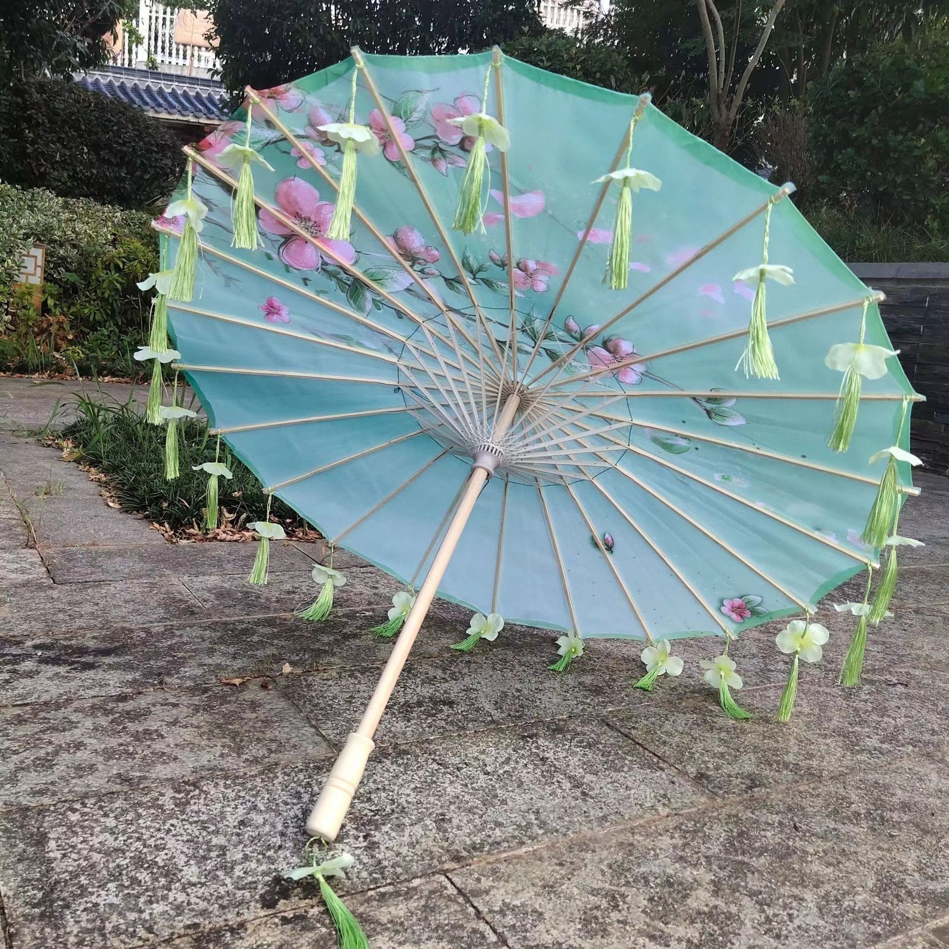 Цветы кисти зонтики. Танец с зонтиками. Цветение зонтик примеры. Как сделать зонтик для танца своими руками. Китайский зонтик из бамбука с шелком изготовление видео.