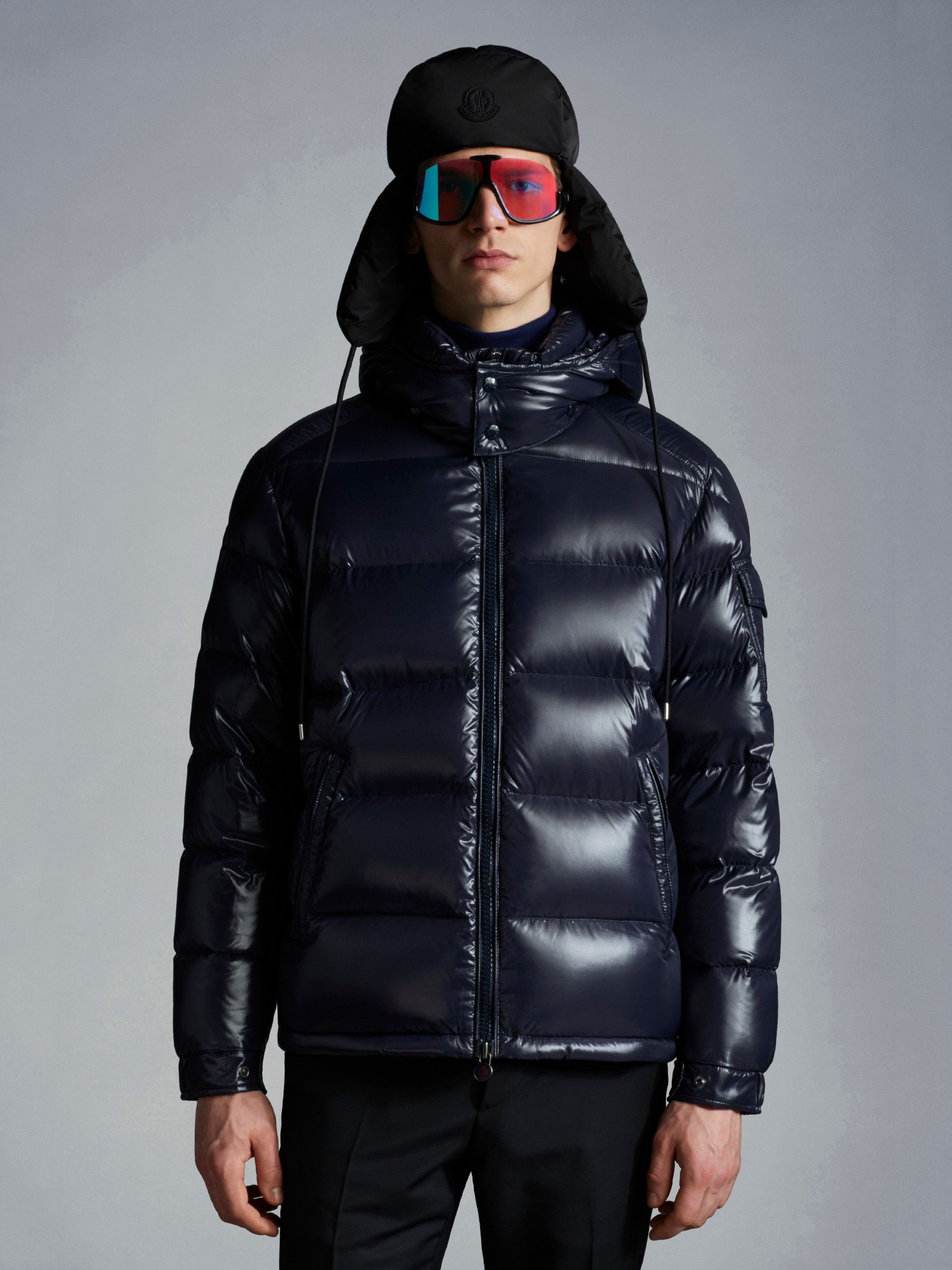 Фирма монклер. Moncler Maya мужской пуховик. Костюм Moncler мужской. Moncler Evisu пуховик. Светящийся пуховик Moncler