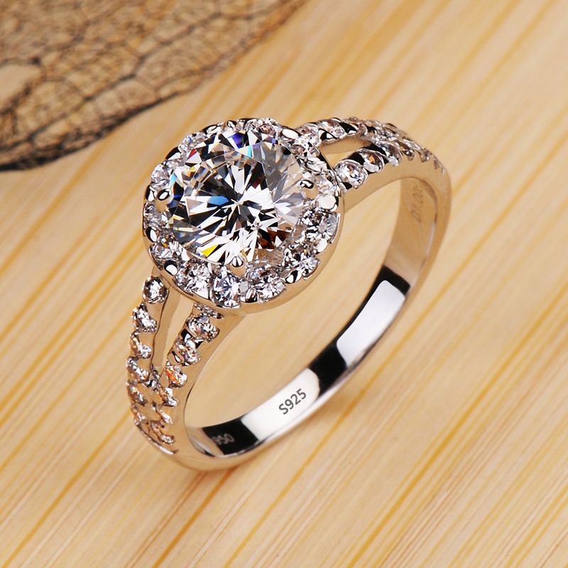 Дорогое золотое кольцо. Золотое кольцо с бриллиантами 17 карат. Диамонд кольцо с бриллиантами. Кольцо с бриллиантом 20 карат. Роскошное кольцо.