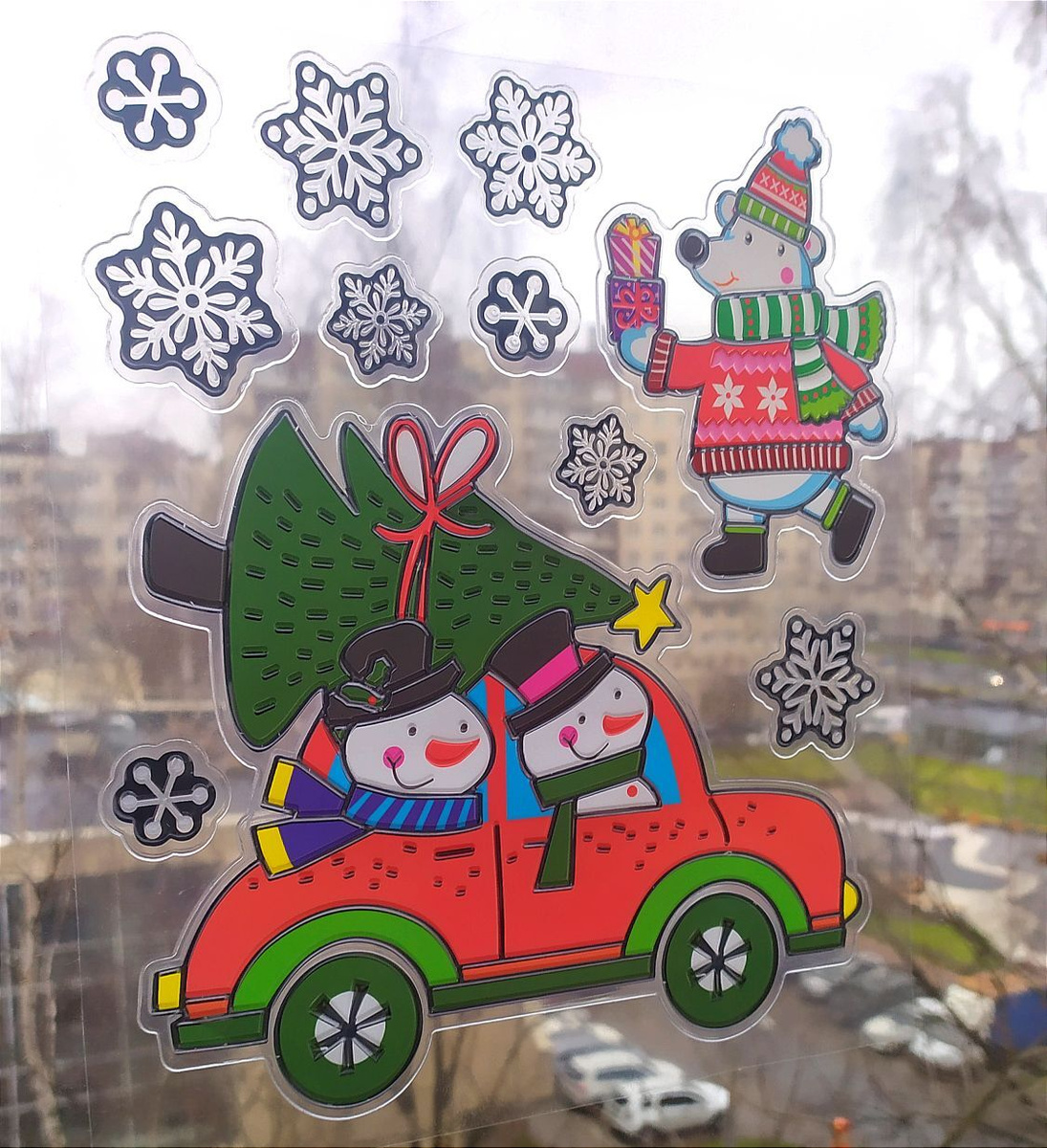Новогодние украшения для окон и зеркал - наклейки "Снеговики в машине" 30 х 22 см.  #1