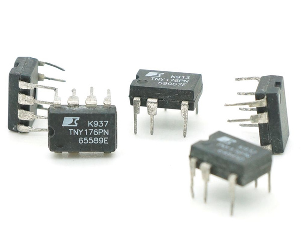 18-265V AC-DC Wide Input Power Supply with 3 Isolated Outputs using TNYIII Famil