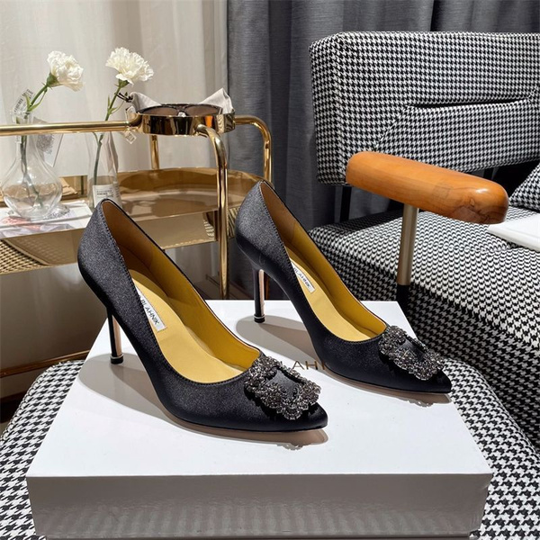 Туфли MANOLO BLAHNIK - купить с доставкой по выгодным ценам в интернет ...