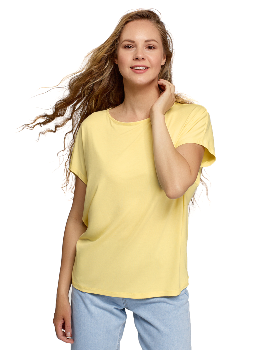 Желтая футболка женская