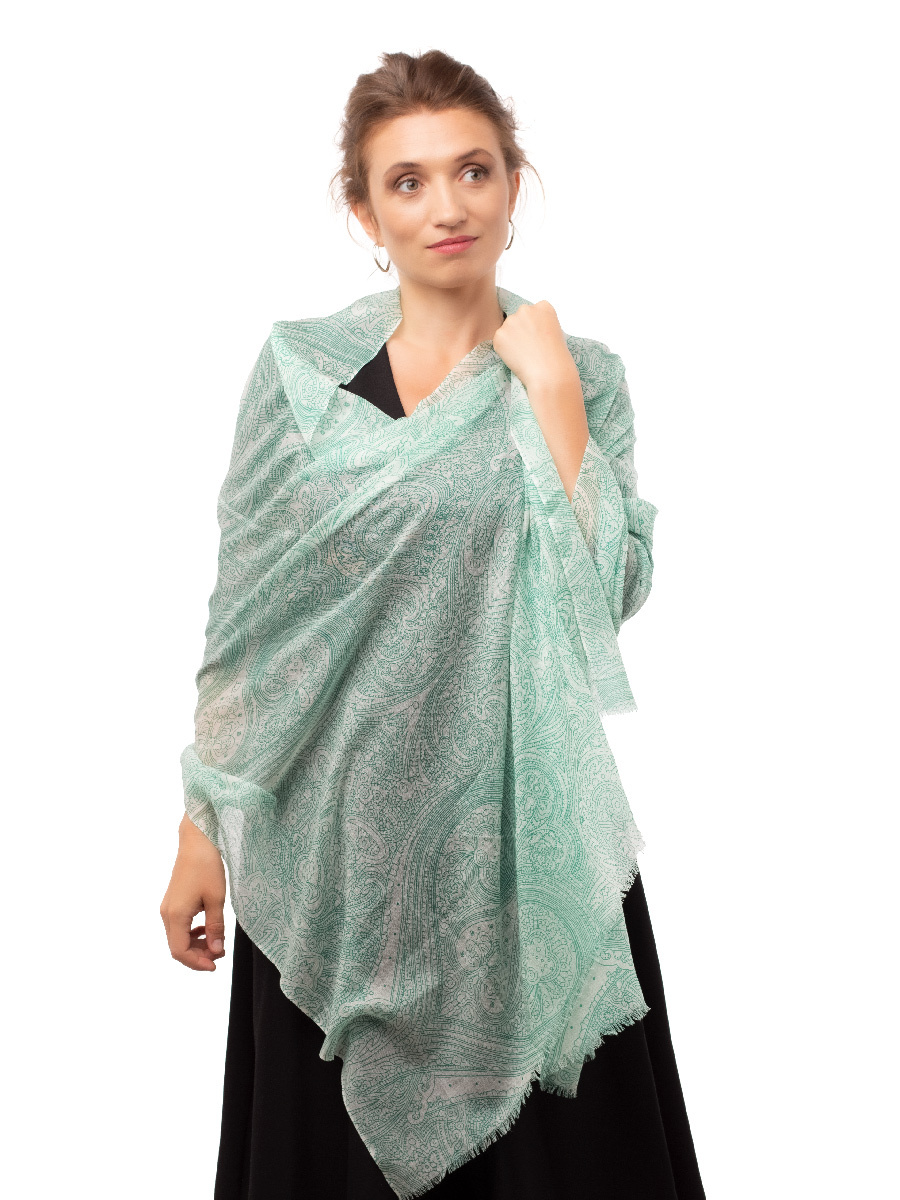 Тонкая шаль. Шаль тонкая. Handicrafts in India pashmina Shawls