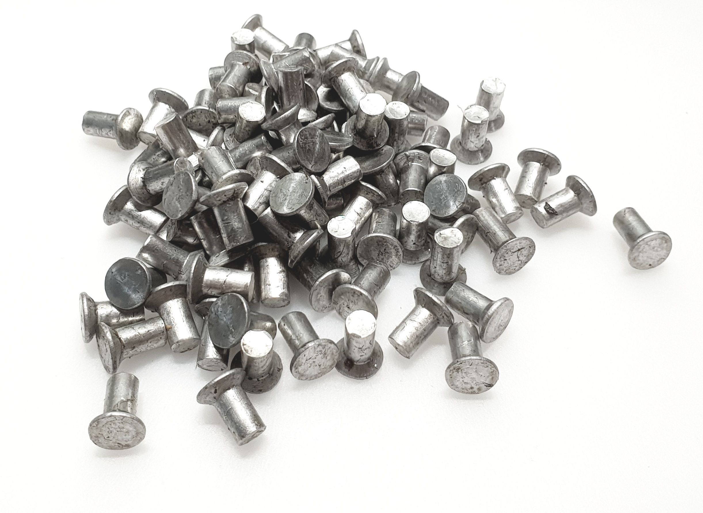 Заклепка потайная под молоток. Заклепка потайная под молоток. Заклепка потайная под молоток. Заклепка гост 10300. Din 661 заклепка с потайной головкой.