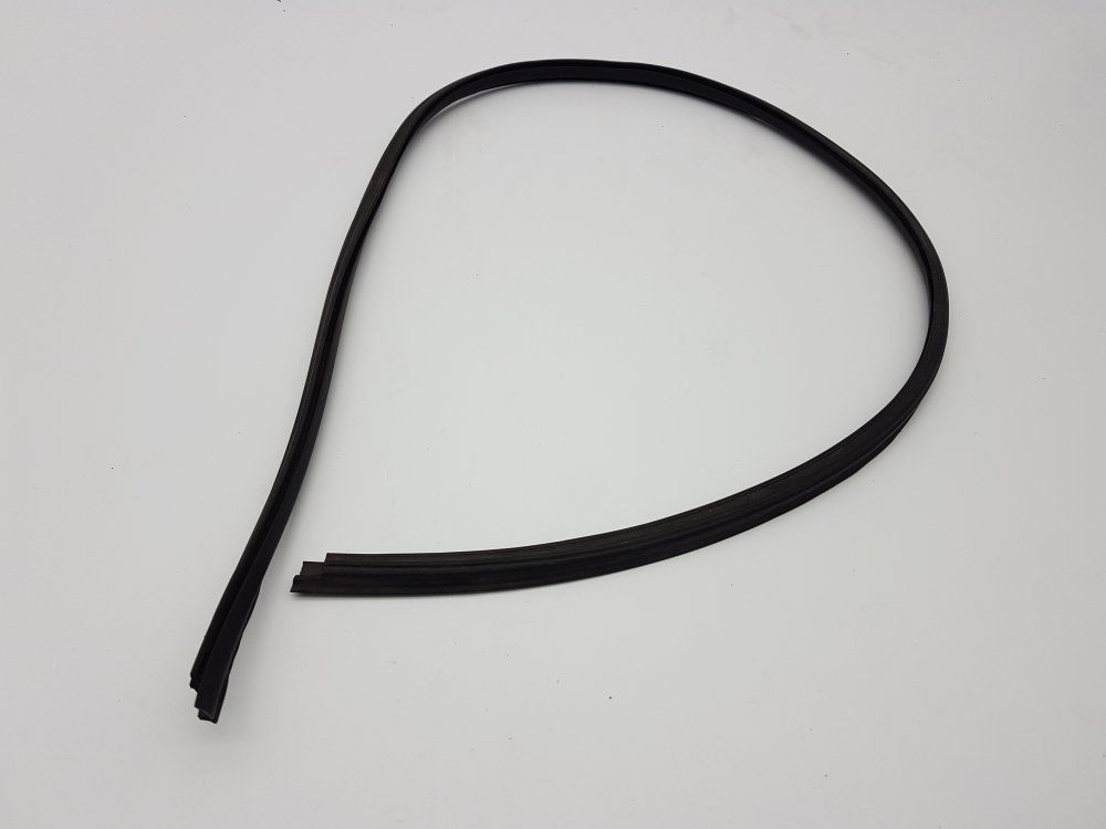 Уплотнитель лобового стекла ваз 2110 фото