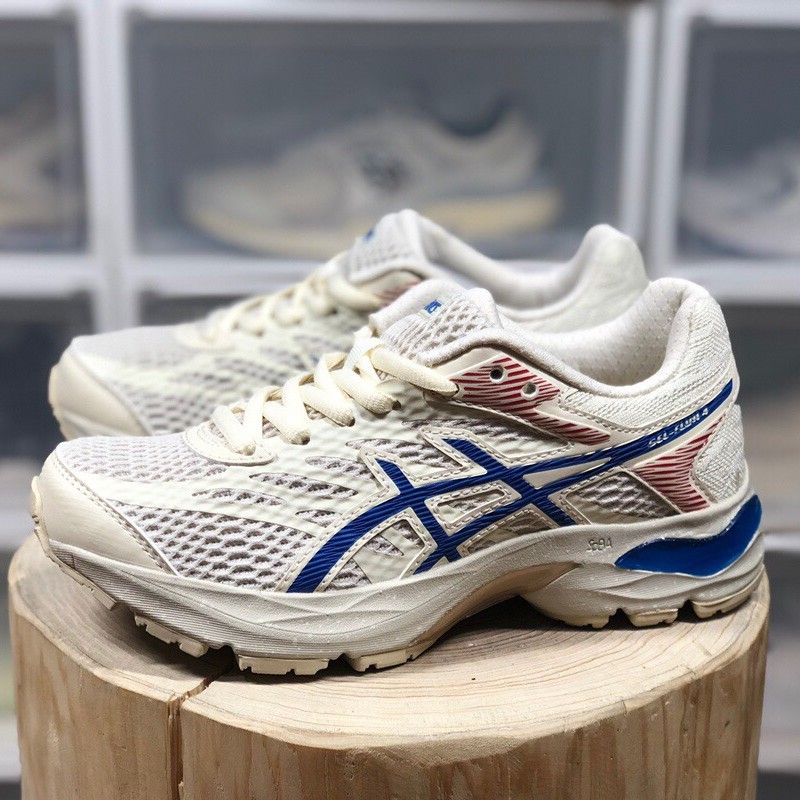 КроссовкиASICS