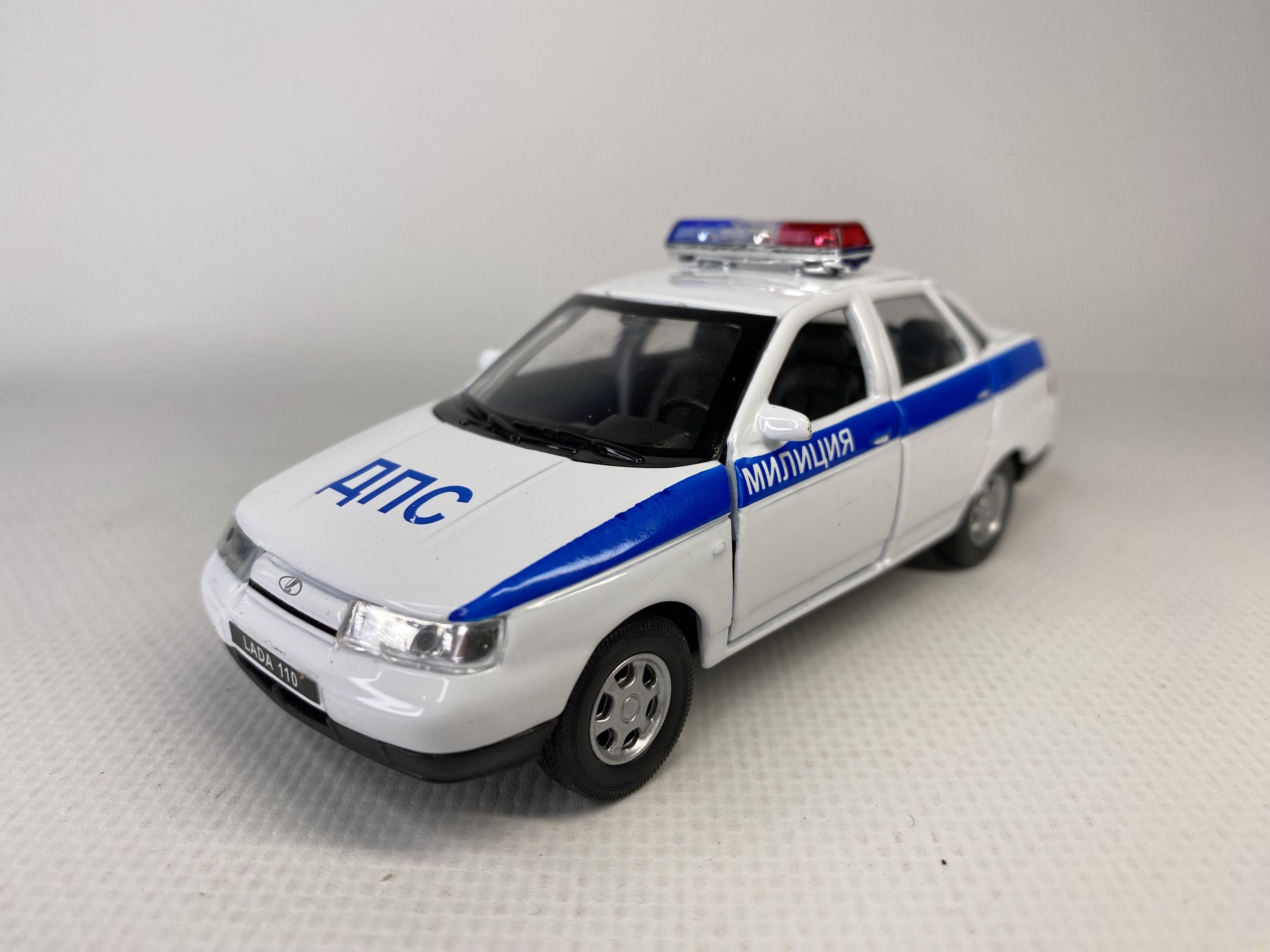 Модель машины Welly 1:34-39 Lada 110 Милиция ДПС