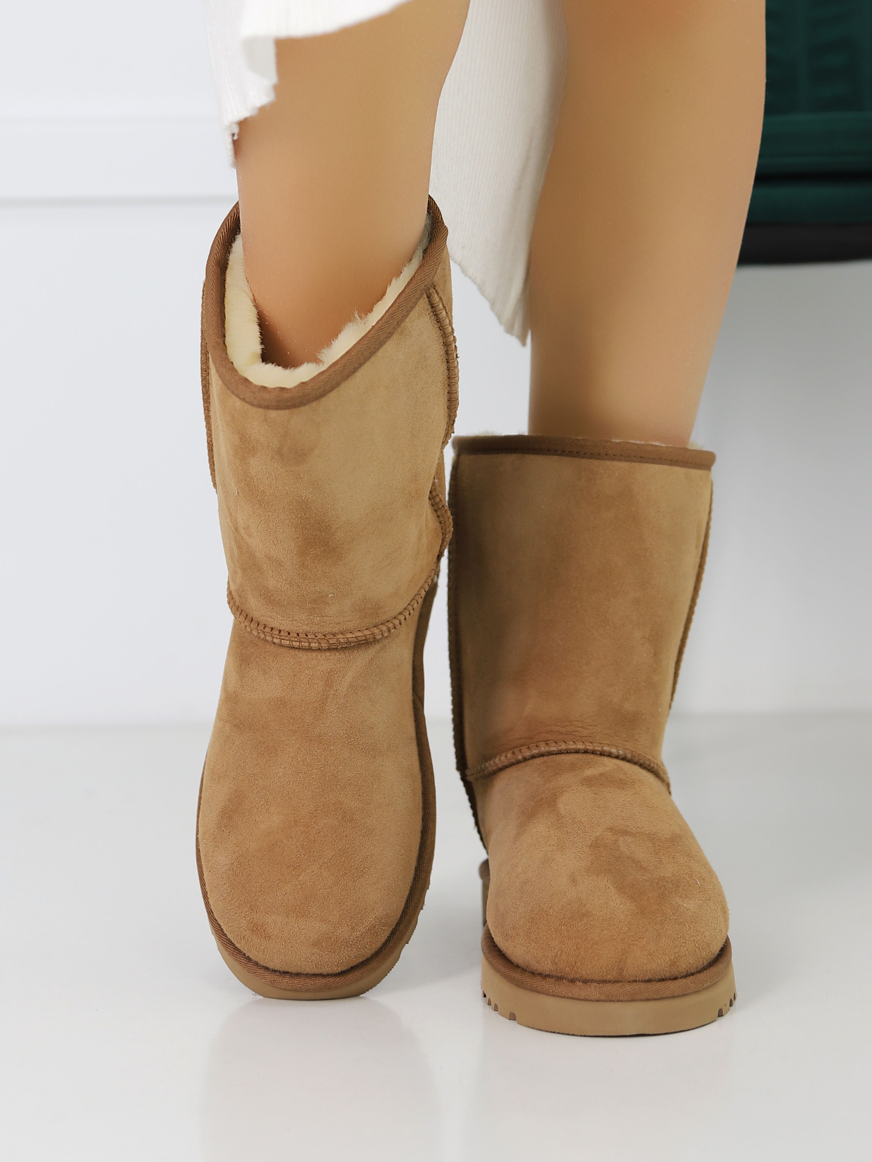 Classic chestnut uggs best sale