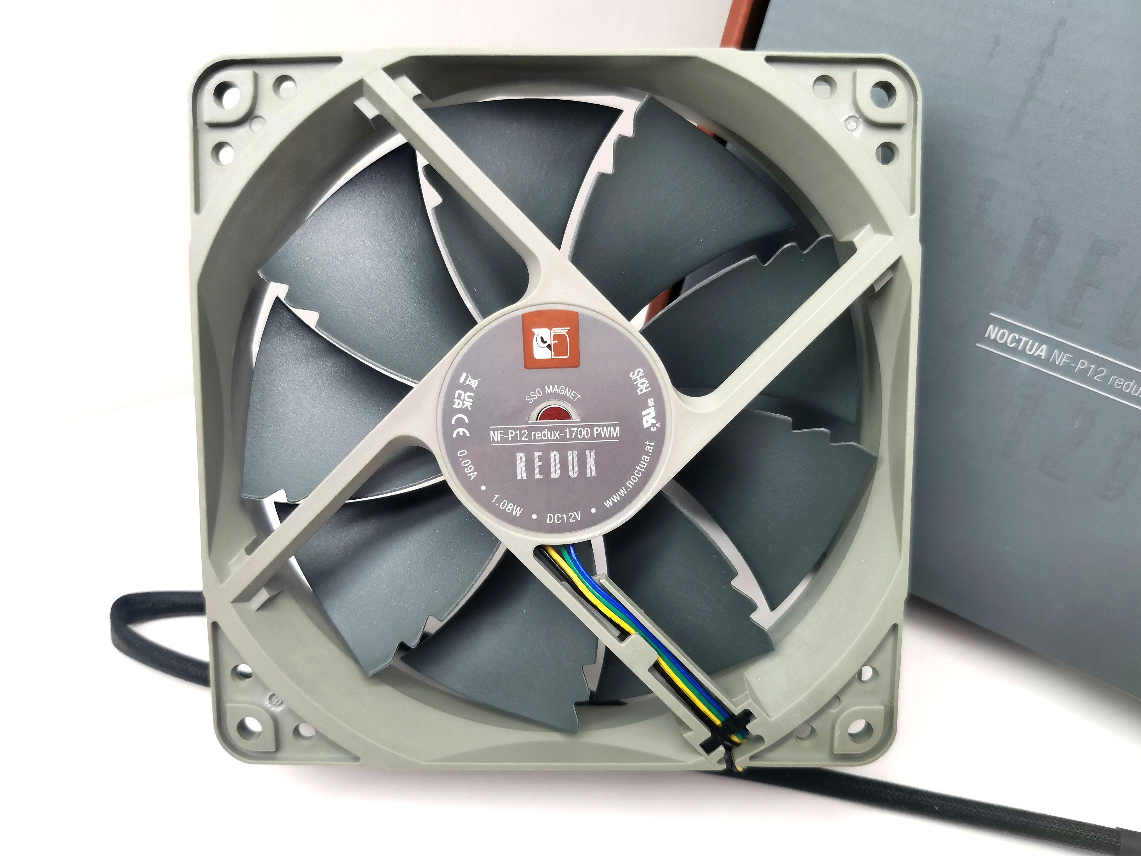 Корпусный вентилятор Noctua NF-P12 redux-1700 PWM