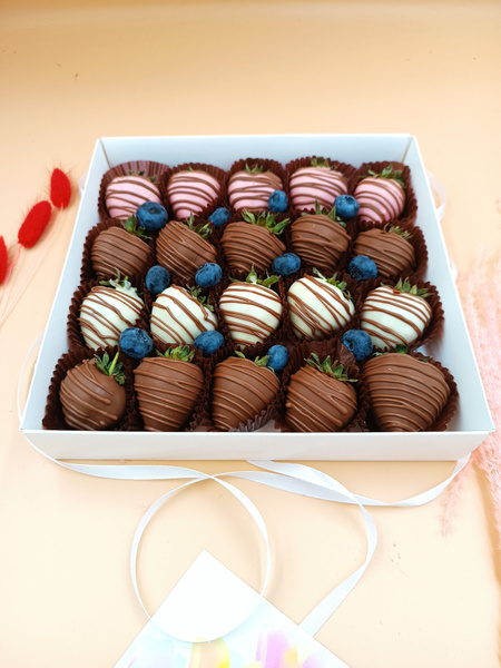 Клубника в бельгийским шоколаде Callebaut - купить с доставкой по ...