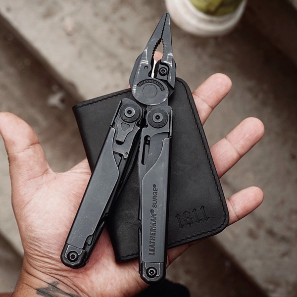 Мультитул Leatherman Surge Black купить на OZON по низкой цене (1166501672)
