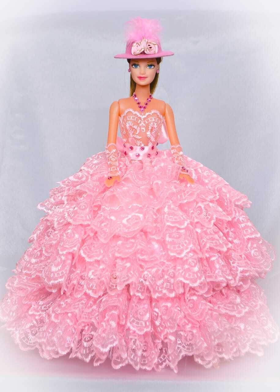 Куклы-шкатулки в розовых платьях