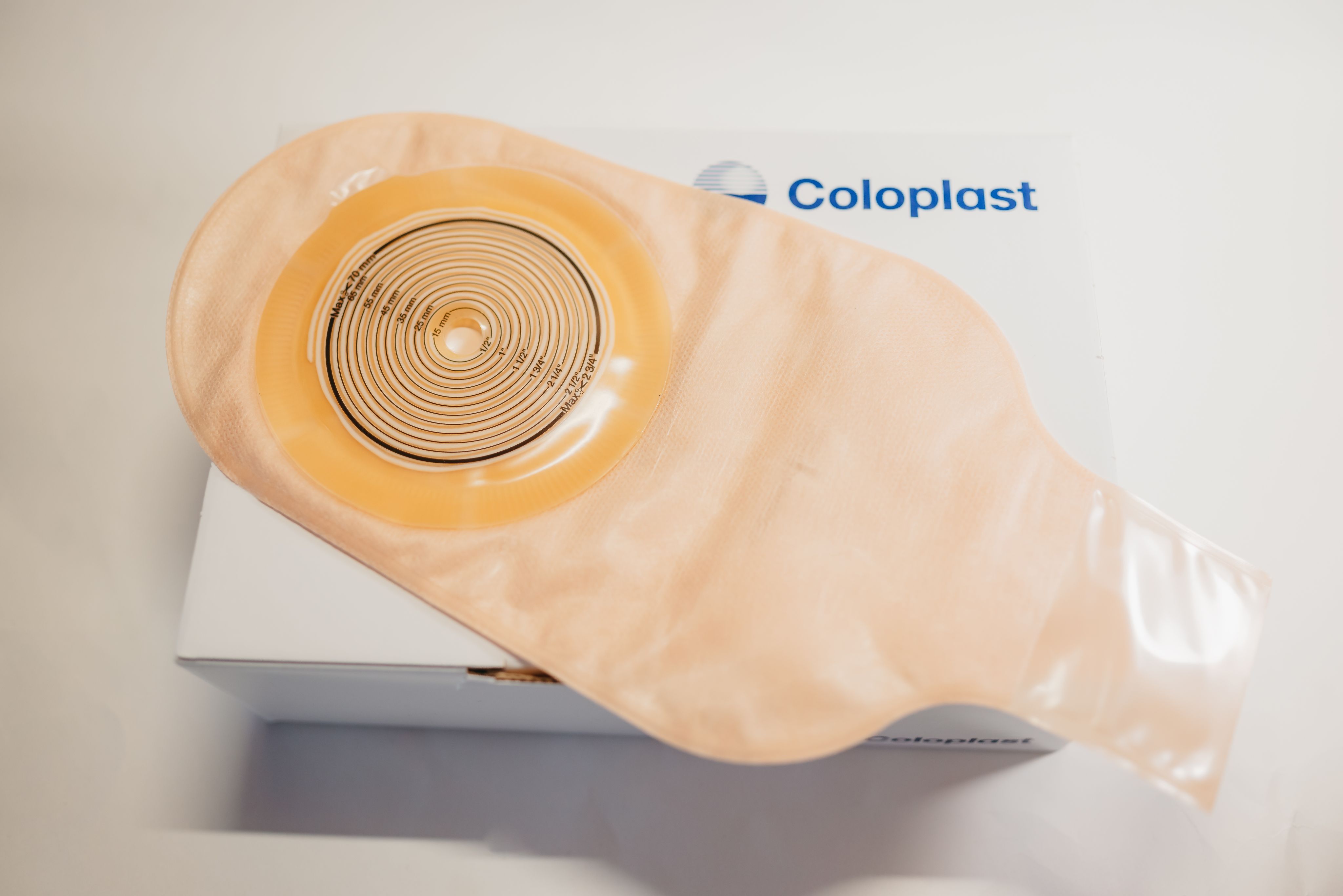 Калоприемники 174500. Калоприемник колопласт 17500. Калоприемник однокомпонентный дренируемый со встроенной плоской пластиной. Калоприемник однокомпонентный дренируемый со встроенной плоской пластиной. Калоприемник coloplast alterna.