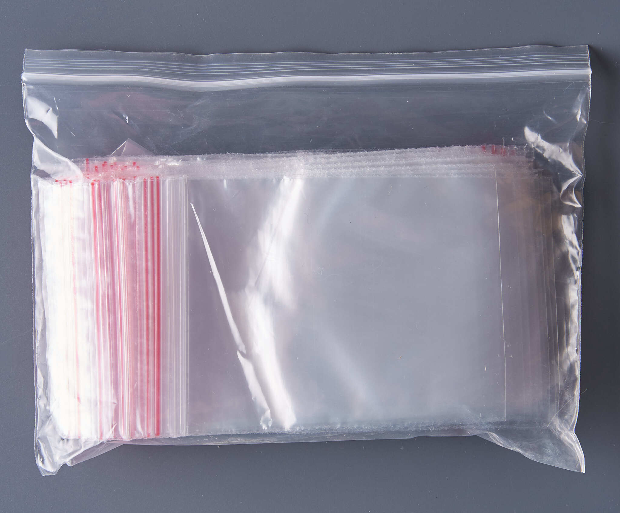 Песня разноцветные таблетки занимают мой zip lock. Пакет с замком zip-Lock 10х15 см 35 мкм (1000 штук в упаковке) арт. 1045826. Zip Lock пакеты. Резинки для денег в ЗИП лок. Пакет zip Lock крафт.