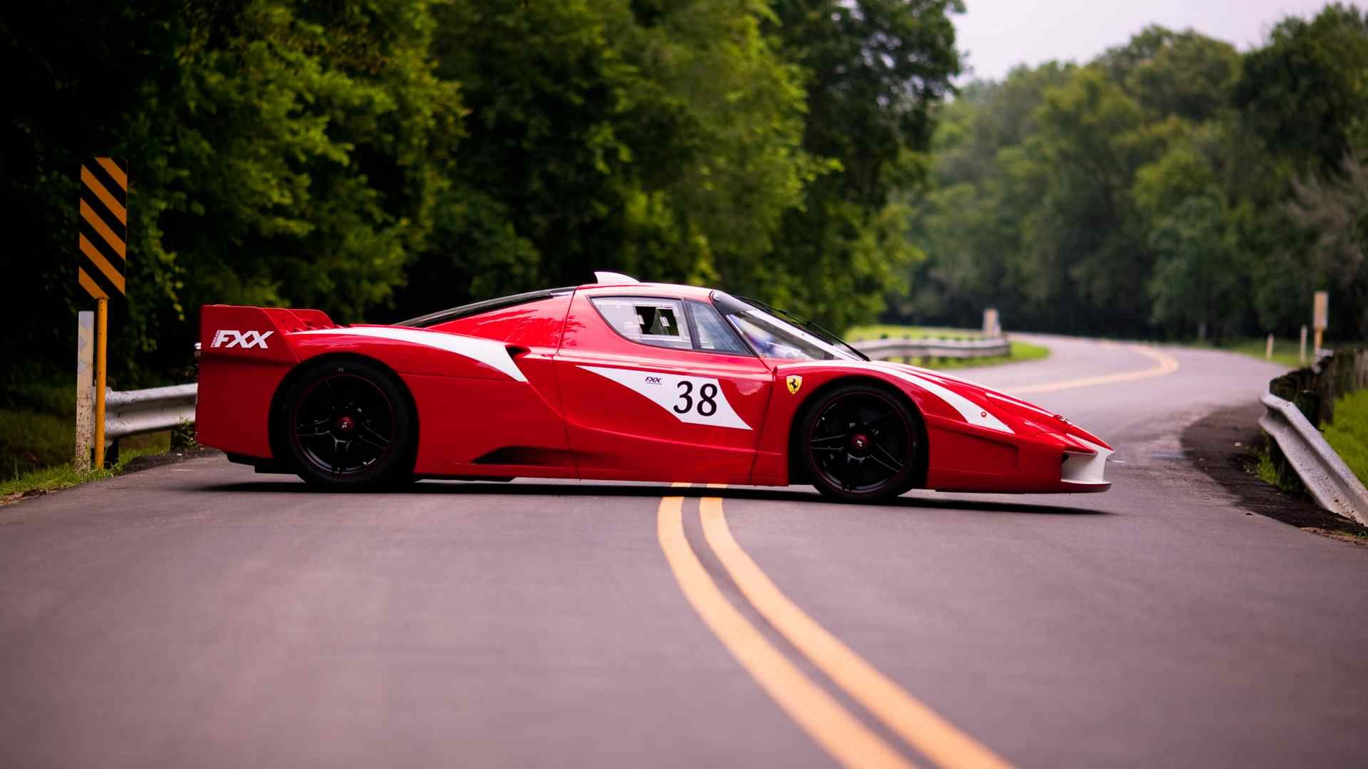 Машина Ferrari FXX evoluzione