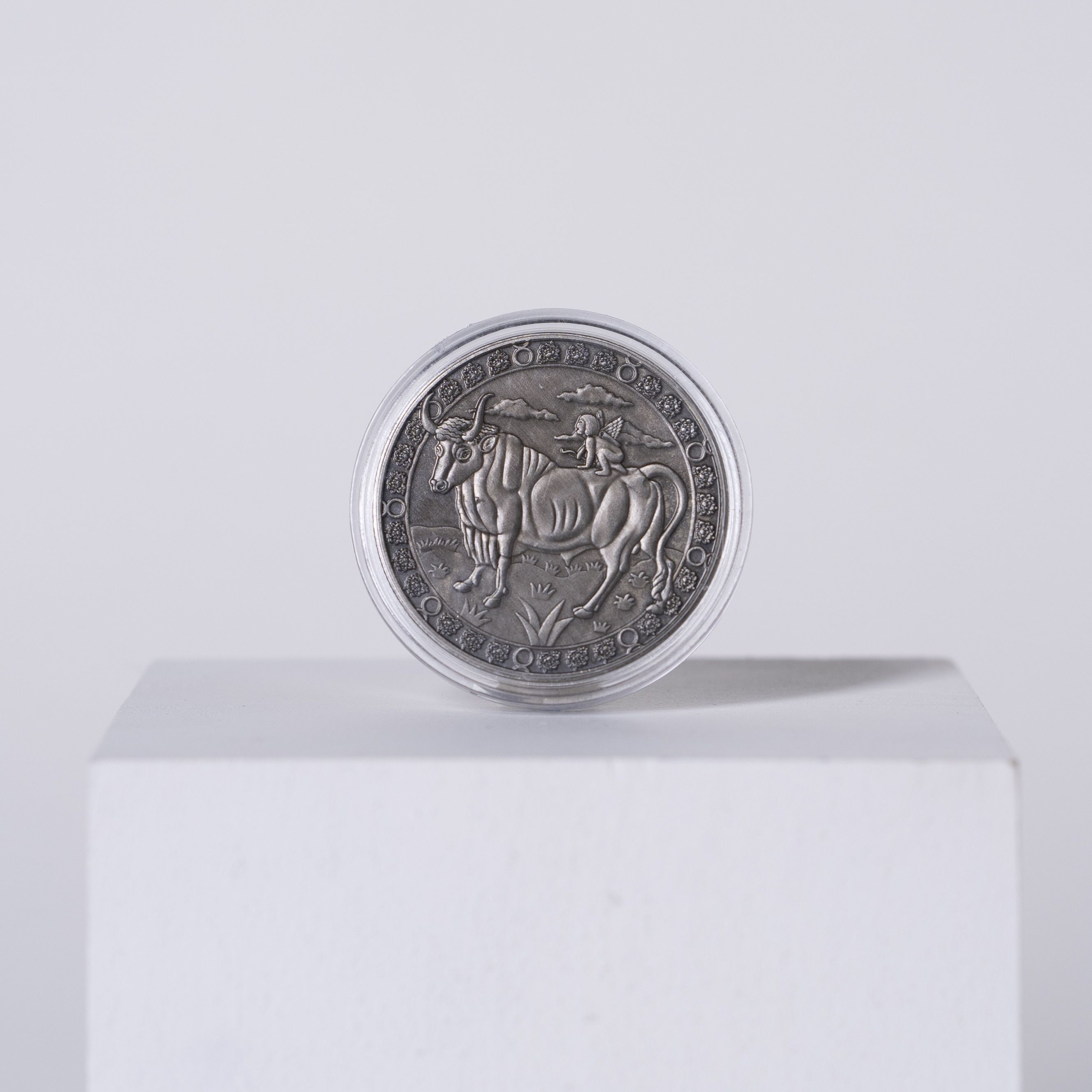 Монета телец. Серебряная монета Телец. Серебряная монета Телец Сбербанк стоимость.
