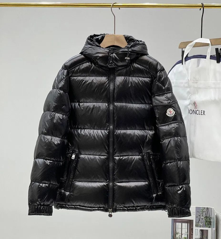 ПальтопуховоеMONCLER