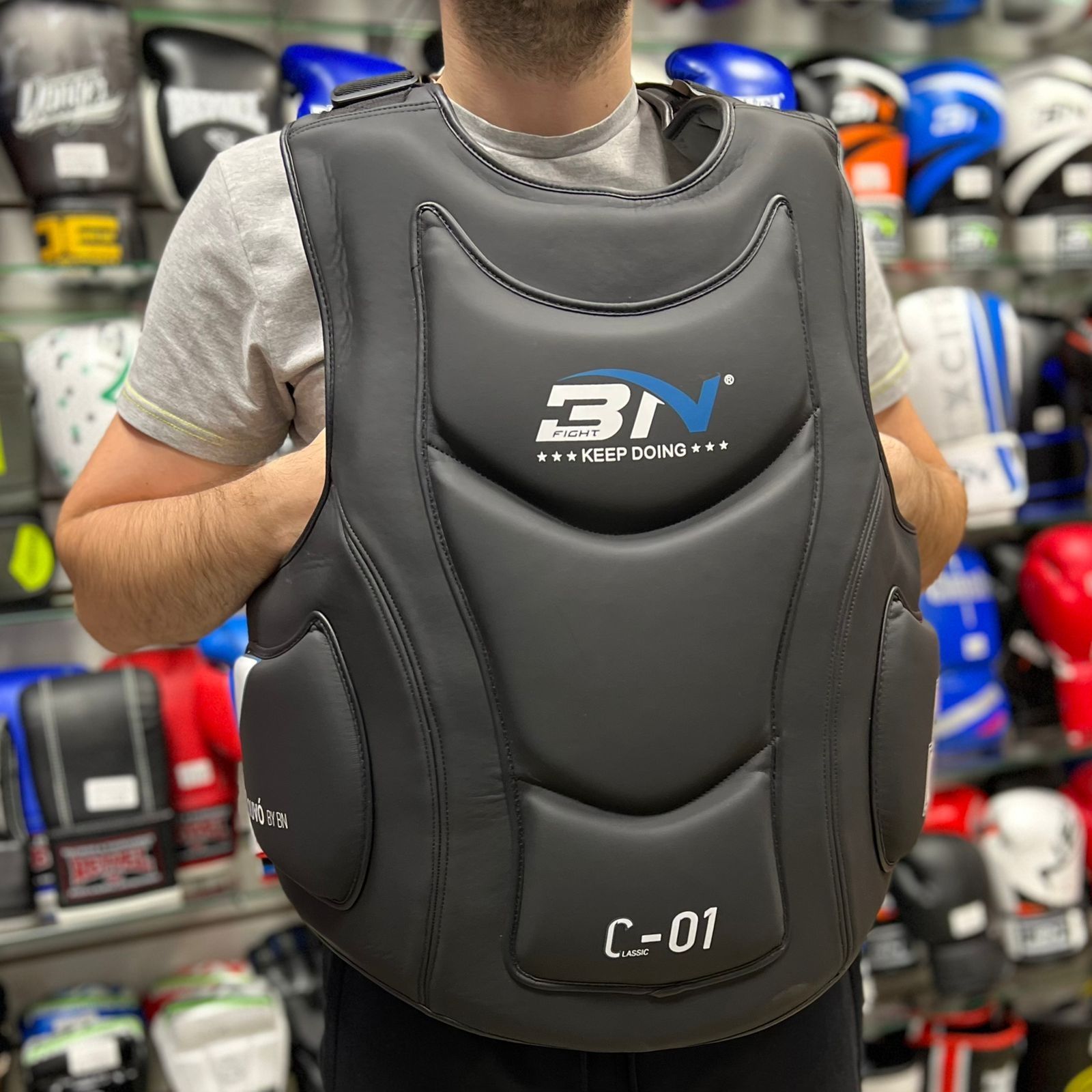 жилет бокс. жилет тренера everlast. жилет бокс. твинс жилет для бокса. жилет защитный twins.