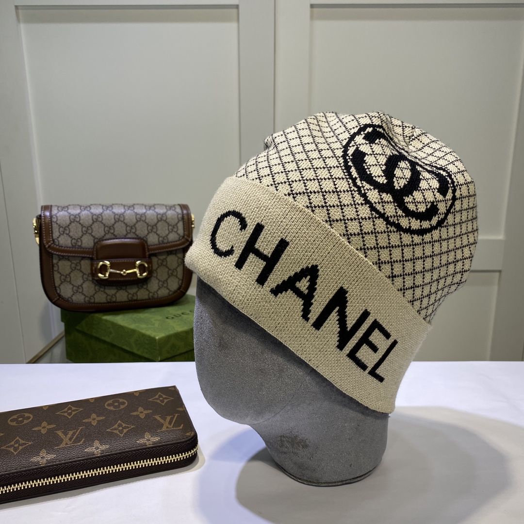 Шапка Chanel