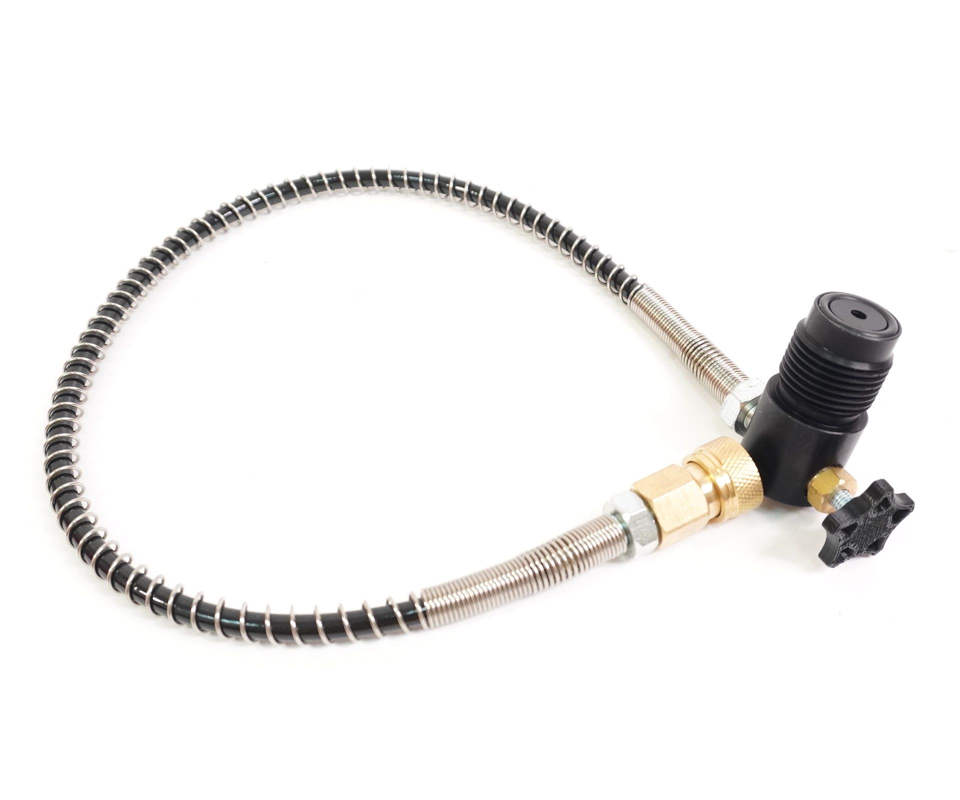 Один крепится к баллону, второй к резервуару винтовки. 