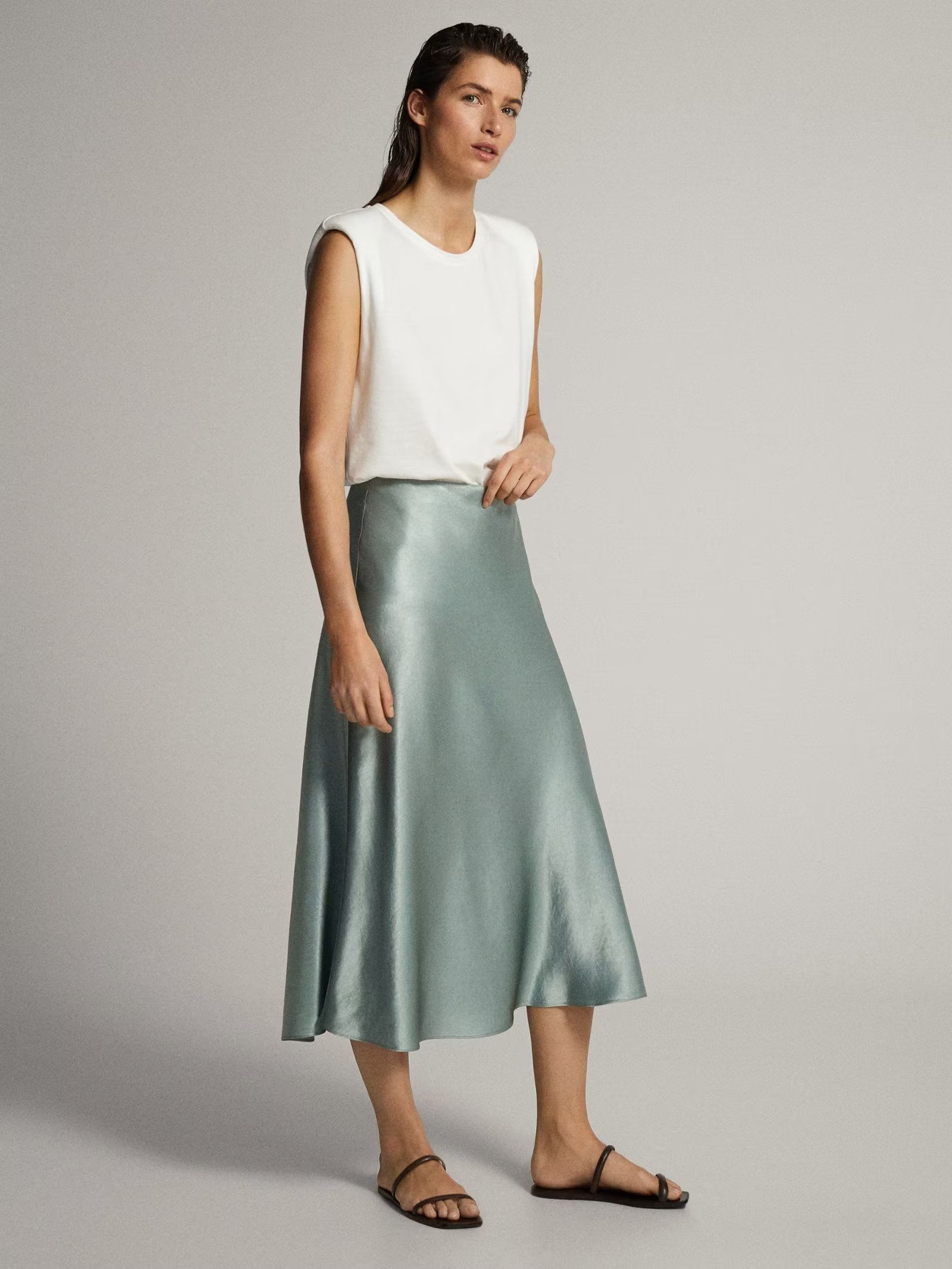 Модные атласные юбки. Сарафан Zara зеленый