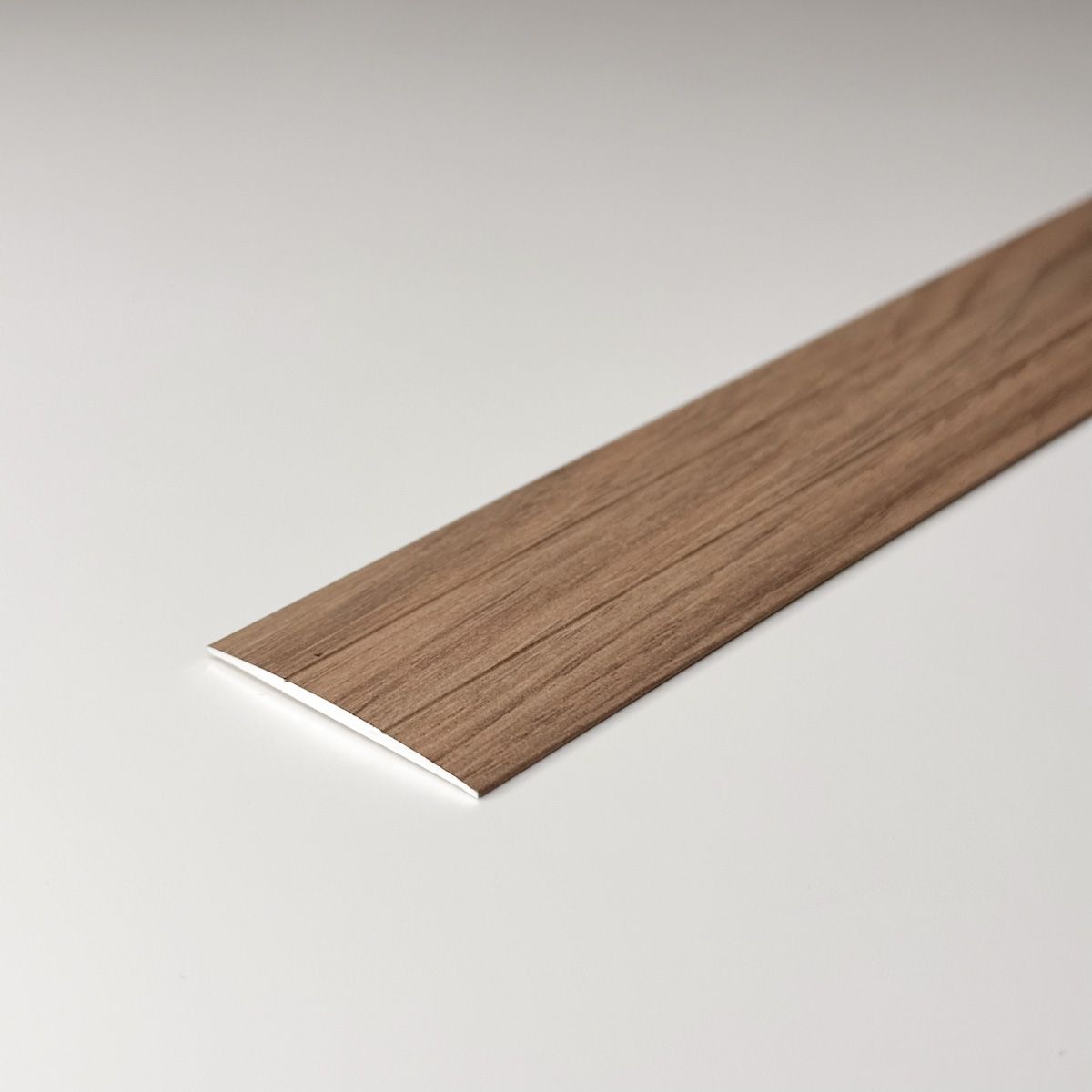 порог латунь proplate 40a. порожек напольный самоклеющийся. порог самоклеющийся 32х900 мм. порог гибкий леруа мерлен. порожек с перепадом 10 мм.