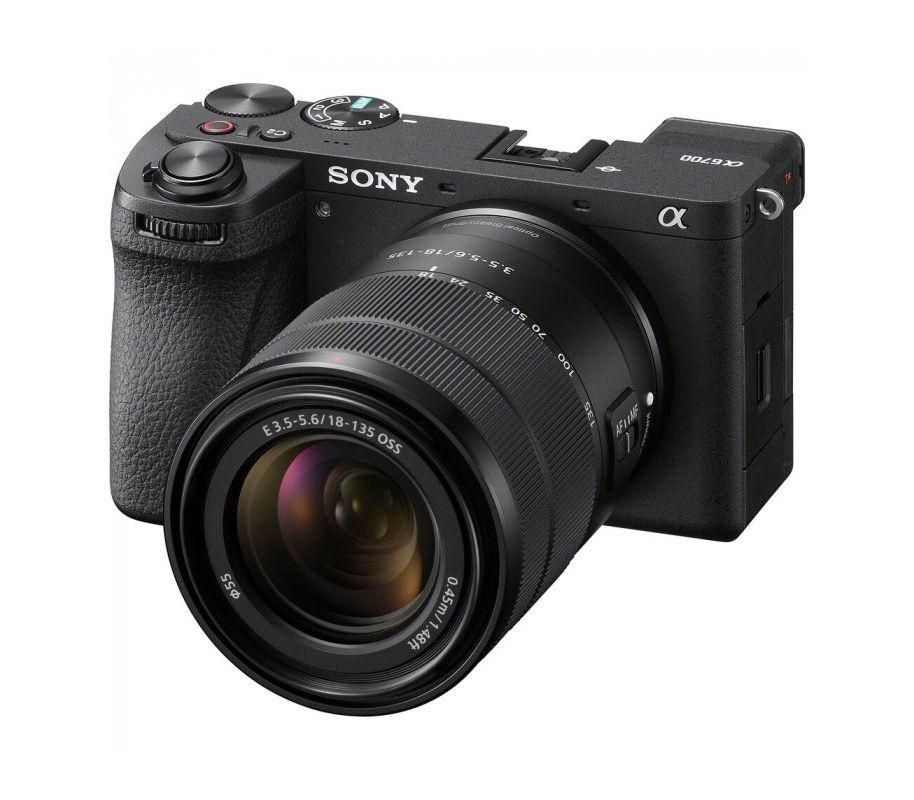 БеззеркальныйфотоаппаратSonyAlphaa6700MKit18-135mm,черный